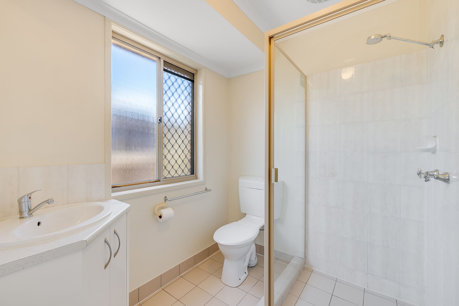 2/101 Goonawarra Drive — photo 11 of 17