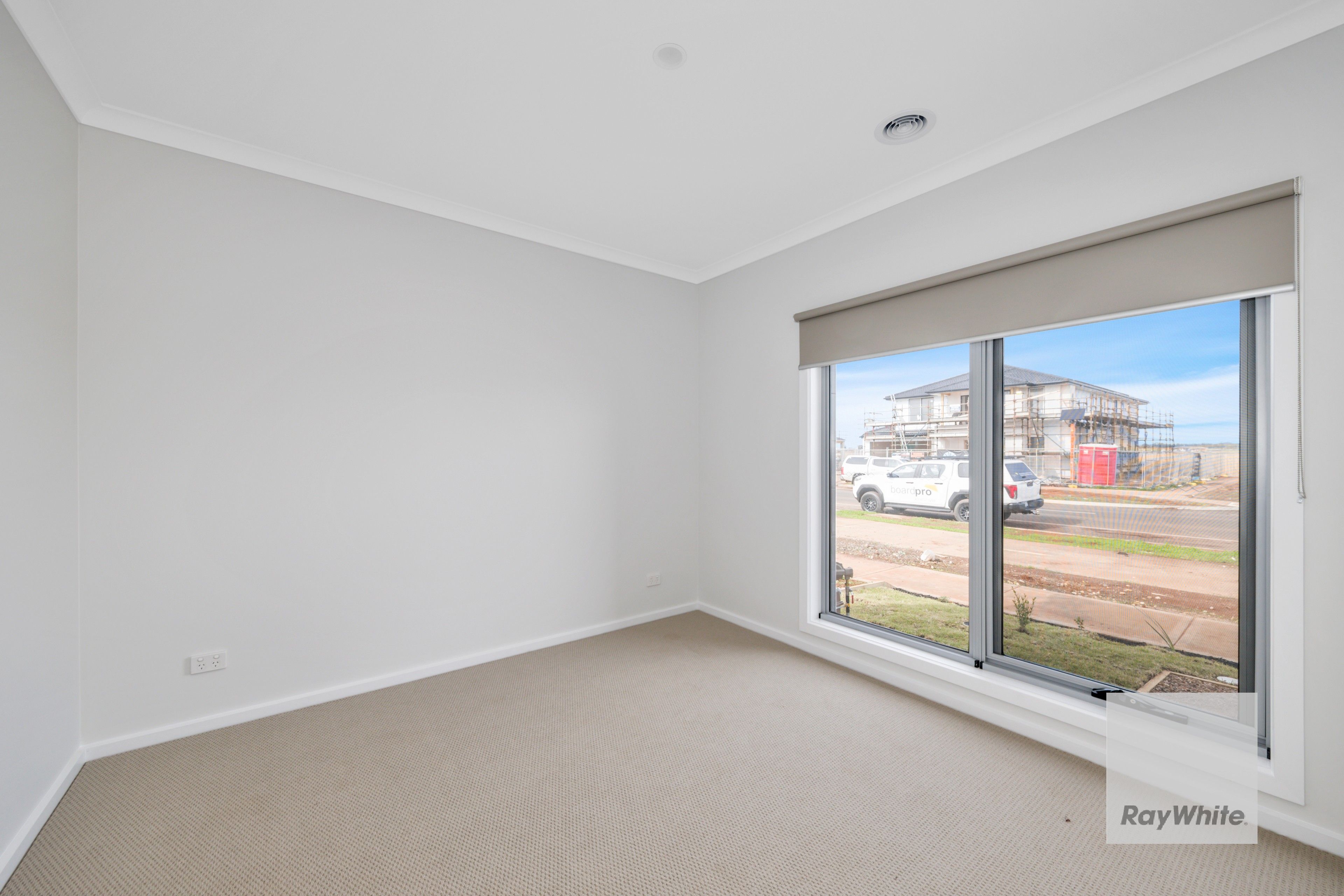 165 Whitecross Drive — photo 5 of 8