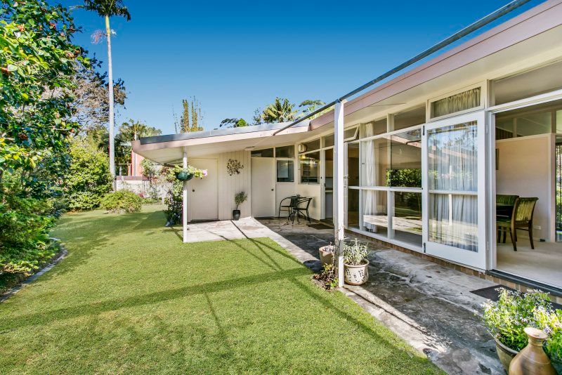 4 Dobroyd Road