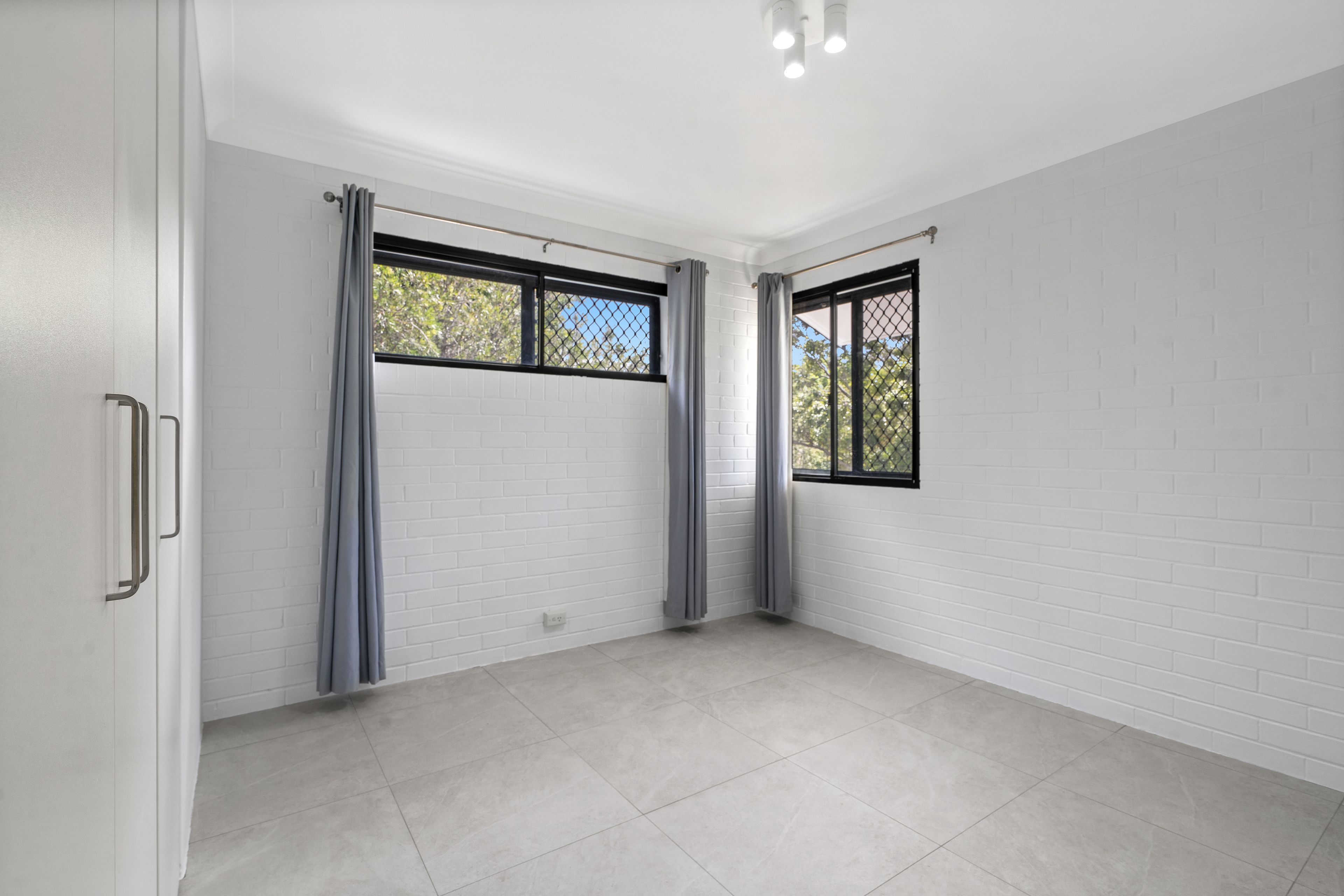 1/32 Grasspan Street — photo 6 of 16