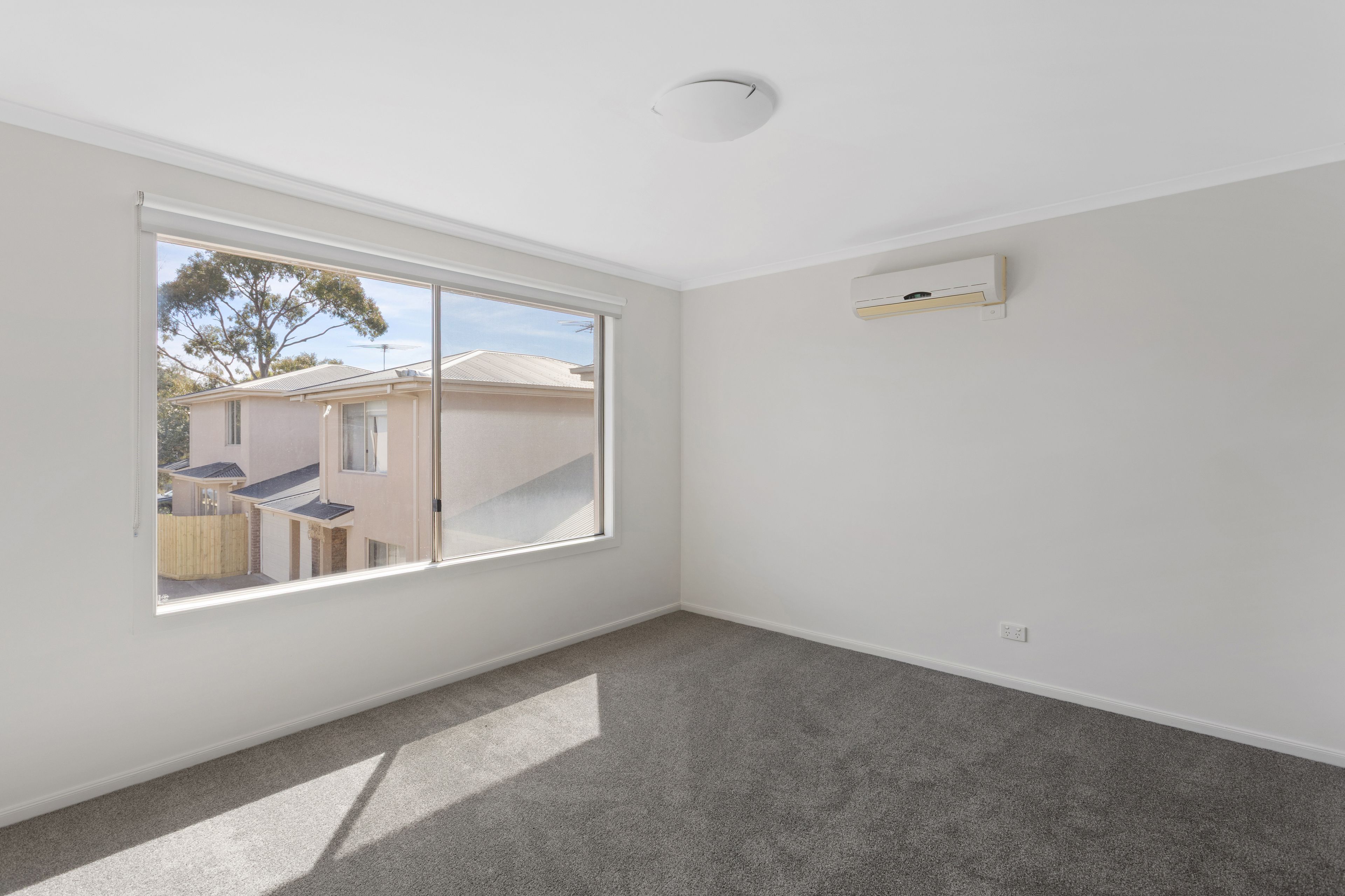 4/10 Lorraine Street — photo 6 of 10