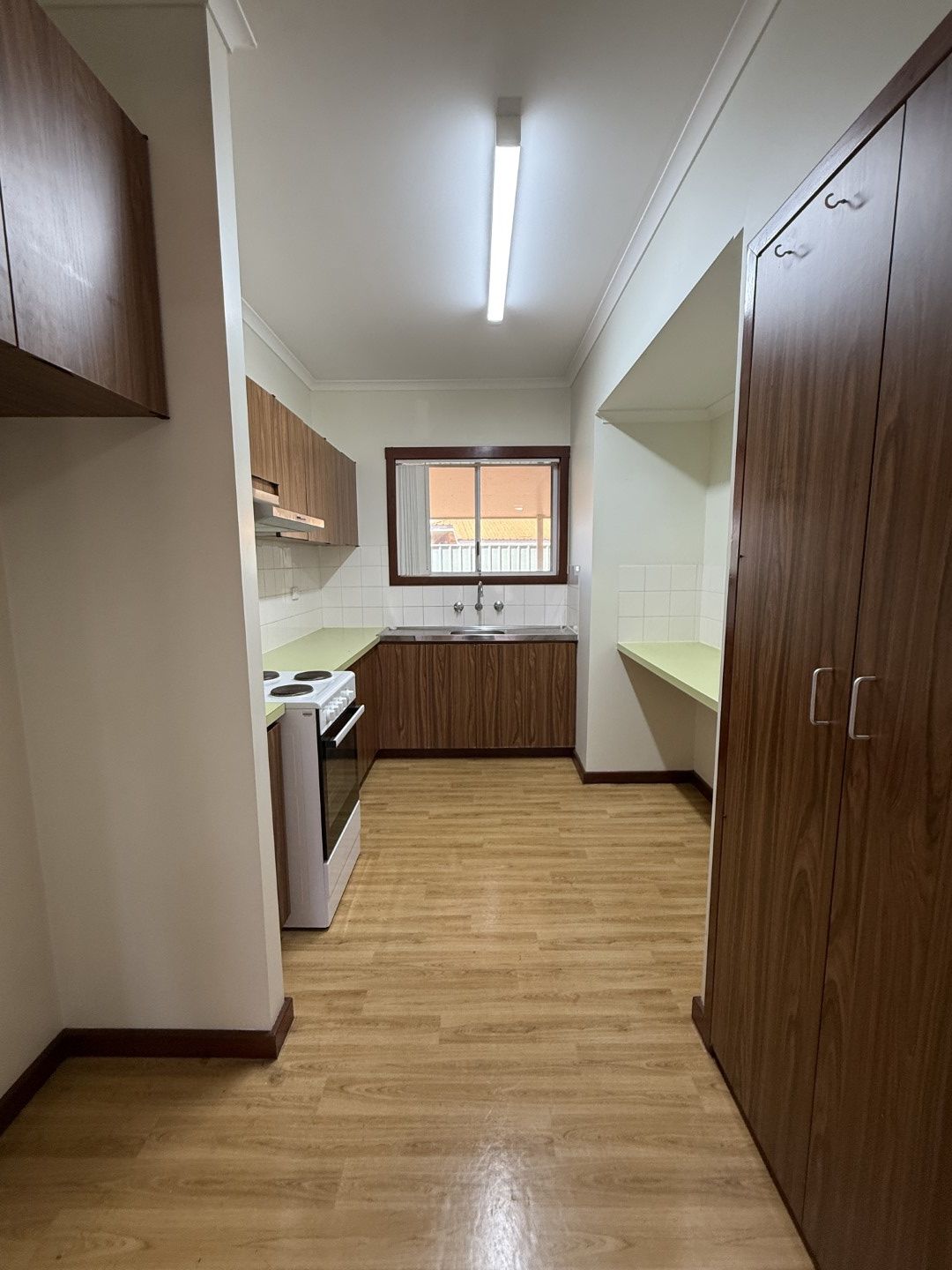 25 Nickol Road — photo 4 of 24