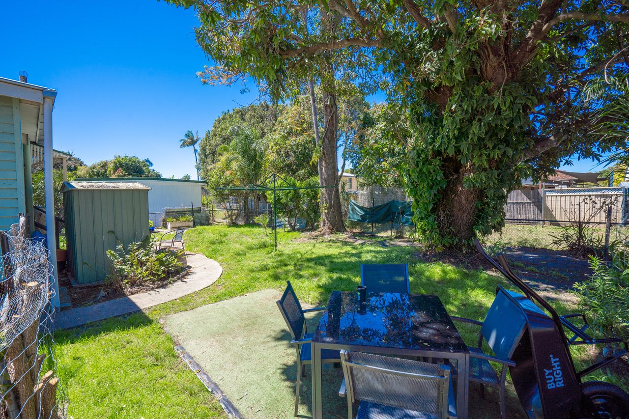 12 Kingfisher Drive, Bongaree, QLD 4507 Sold House Bribie Island