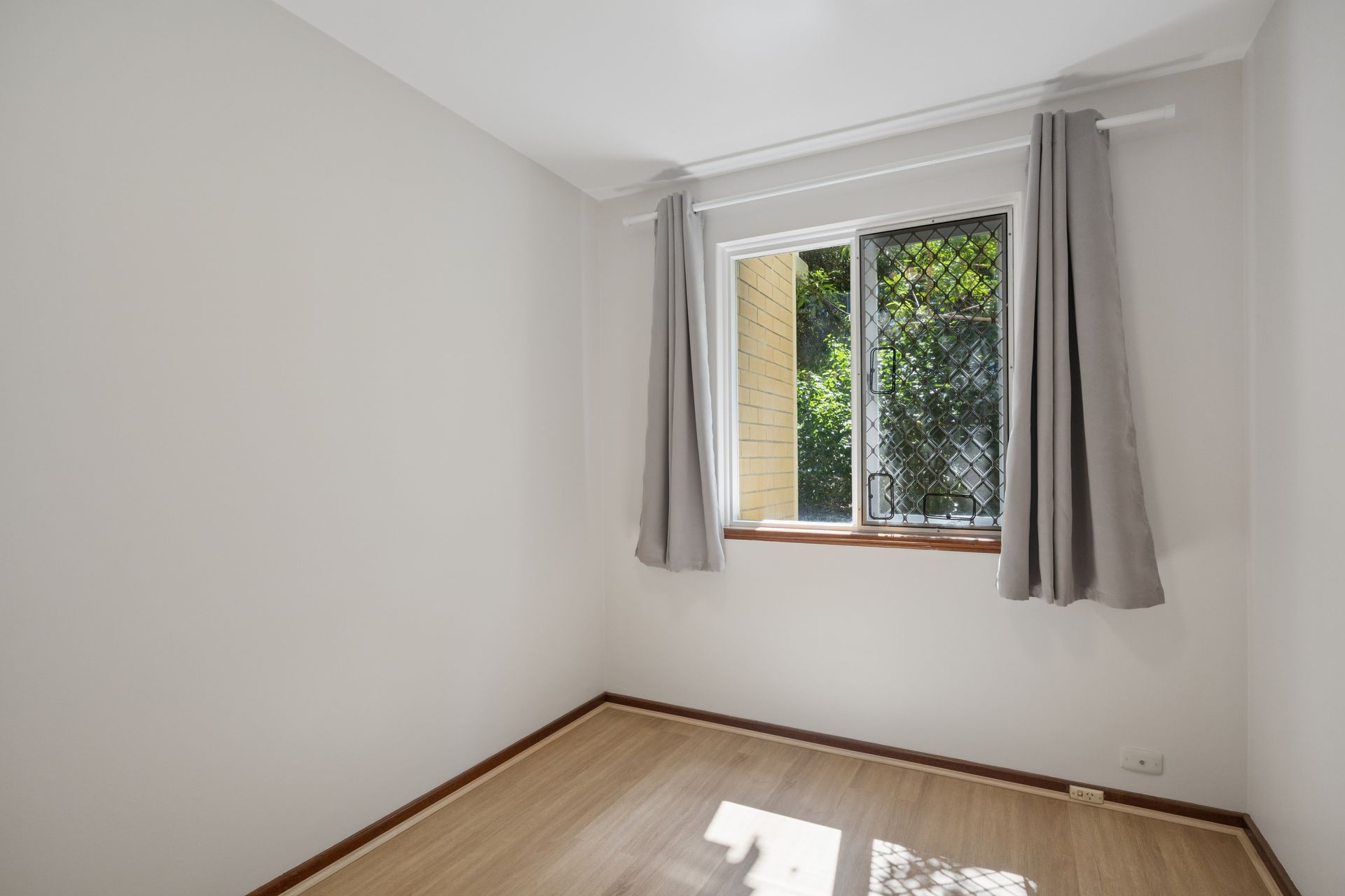 2/52 Sackville Terrace — photo 11 of 18