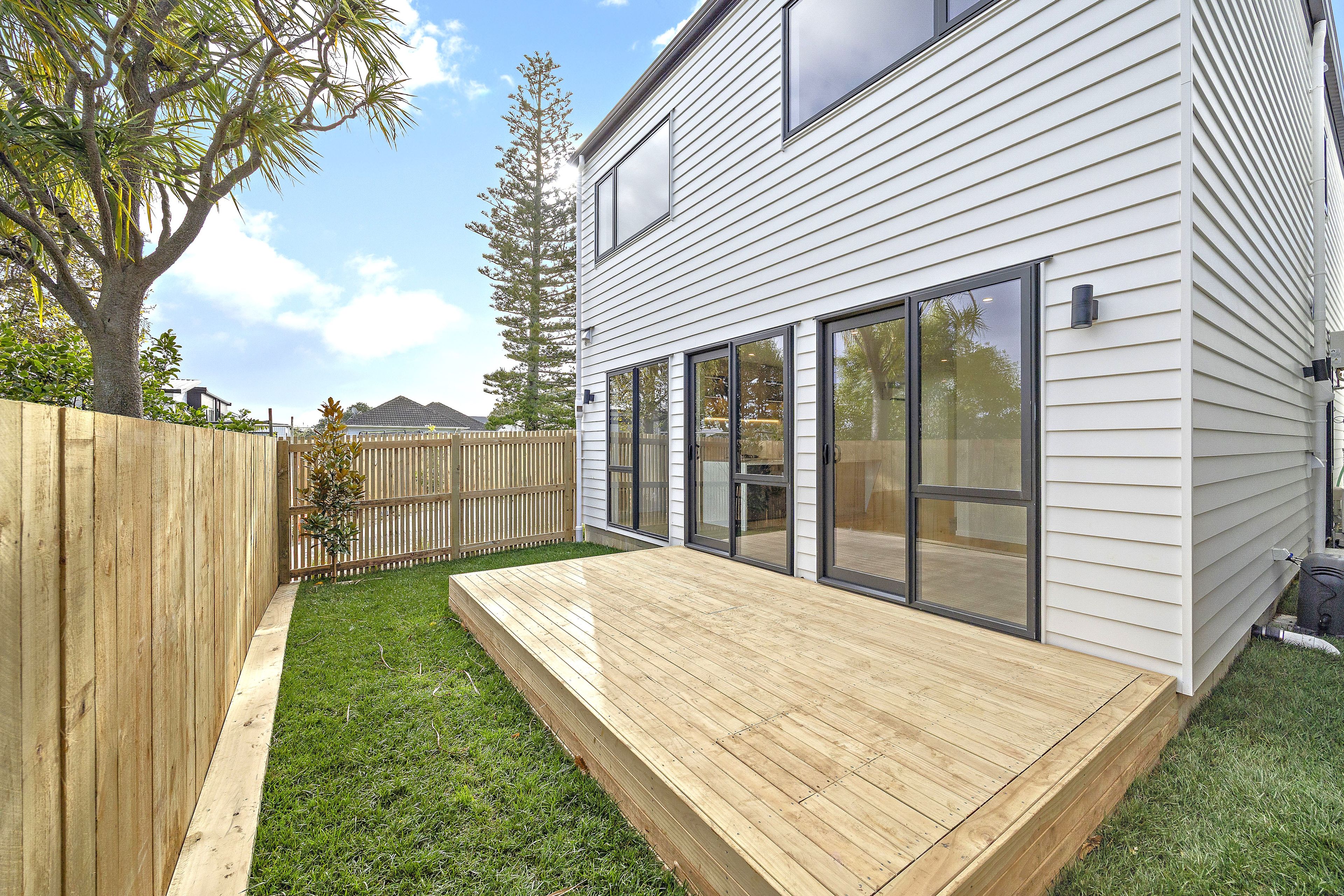 2/31 Weybridge Crescent, Glen Innes, Auckland City