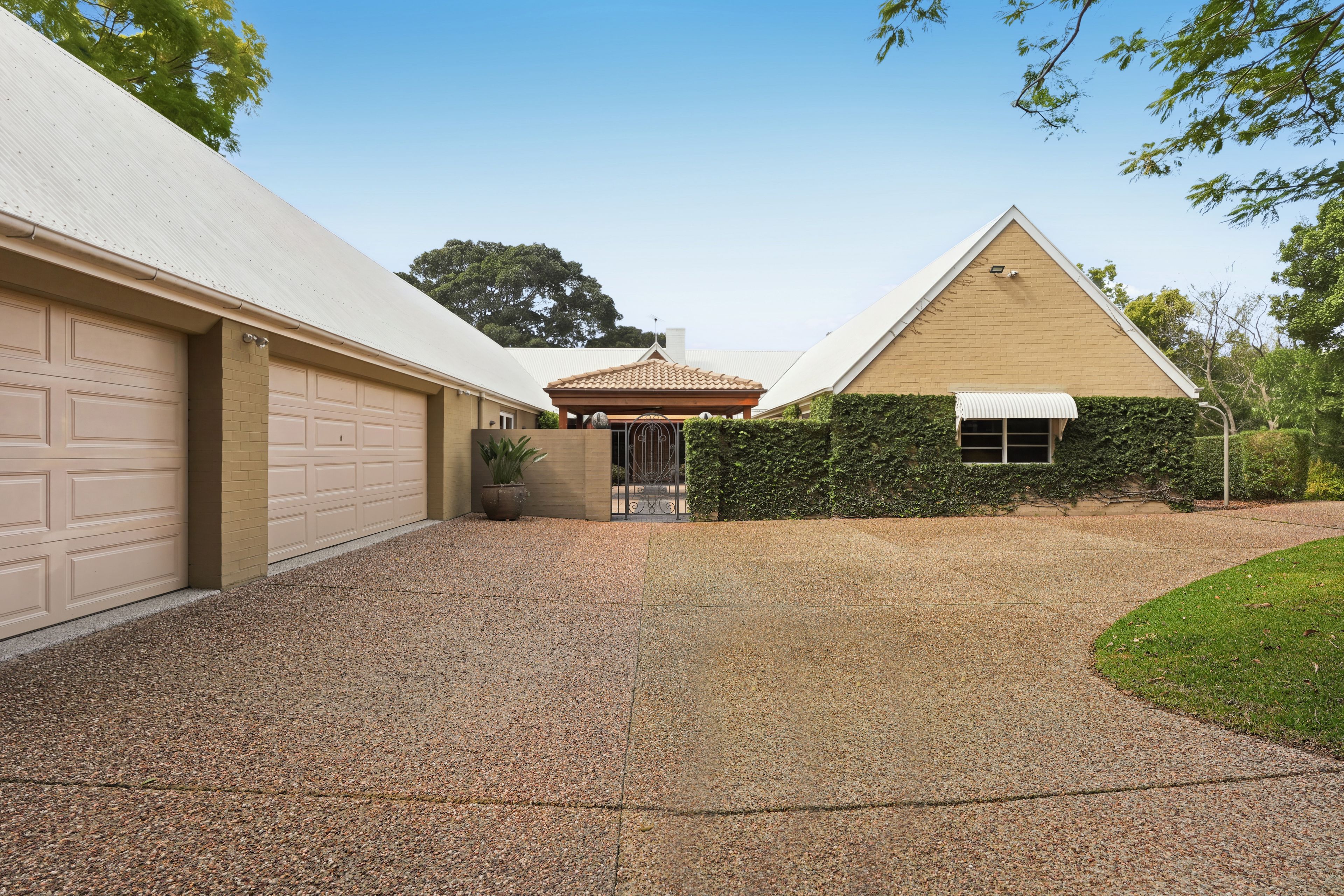 261 Moons Lane Street — photo 4 of 24