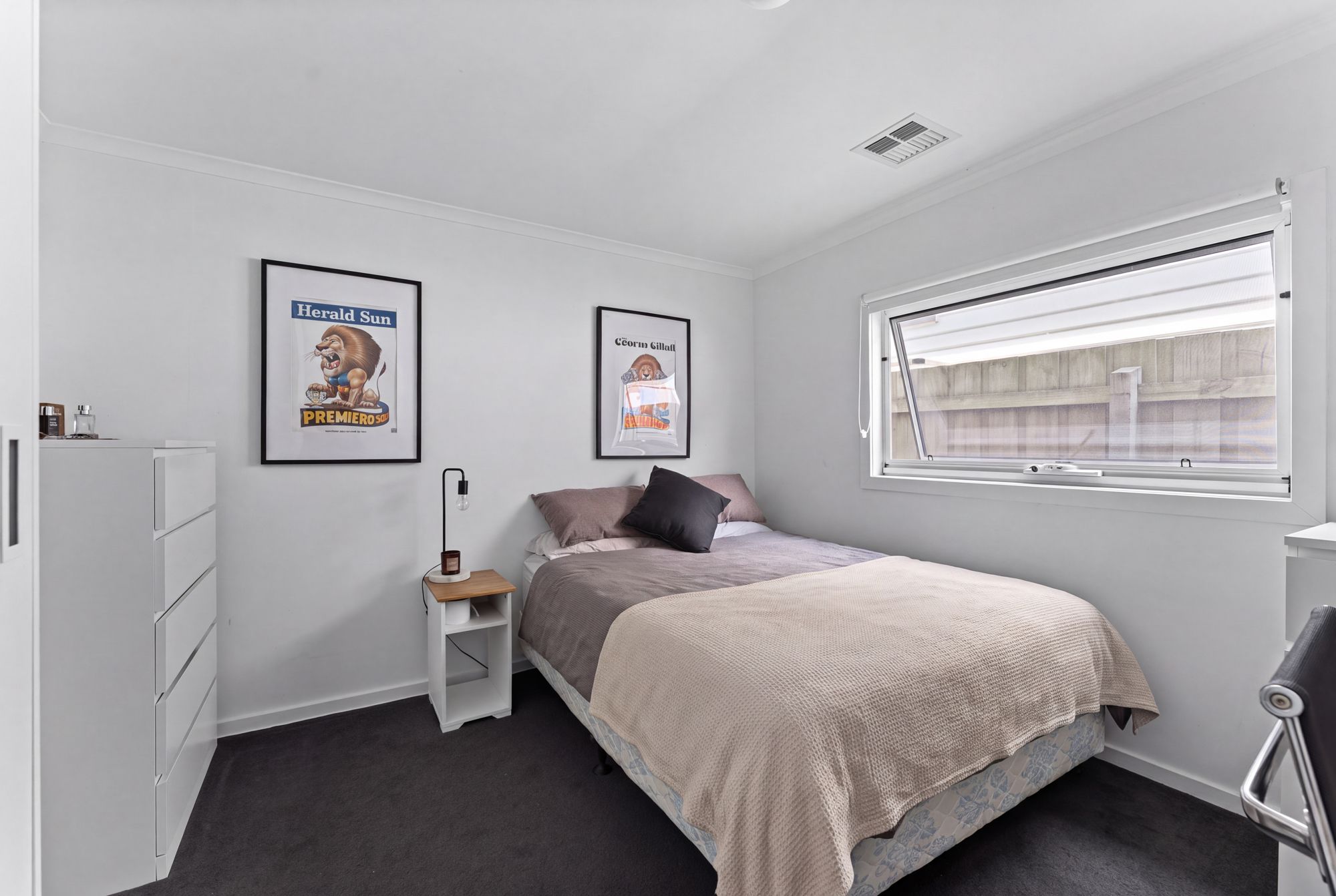 27 Yarra Street — photo 15 of 23