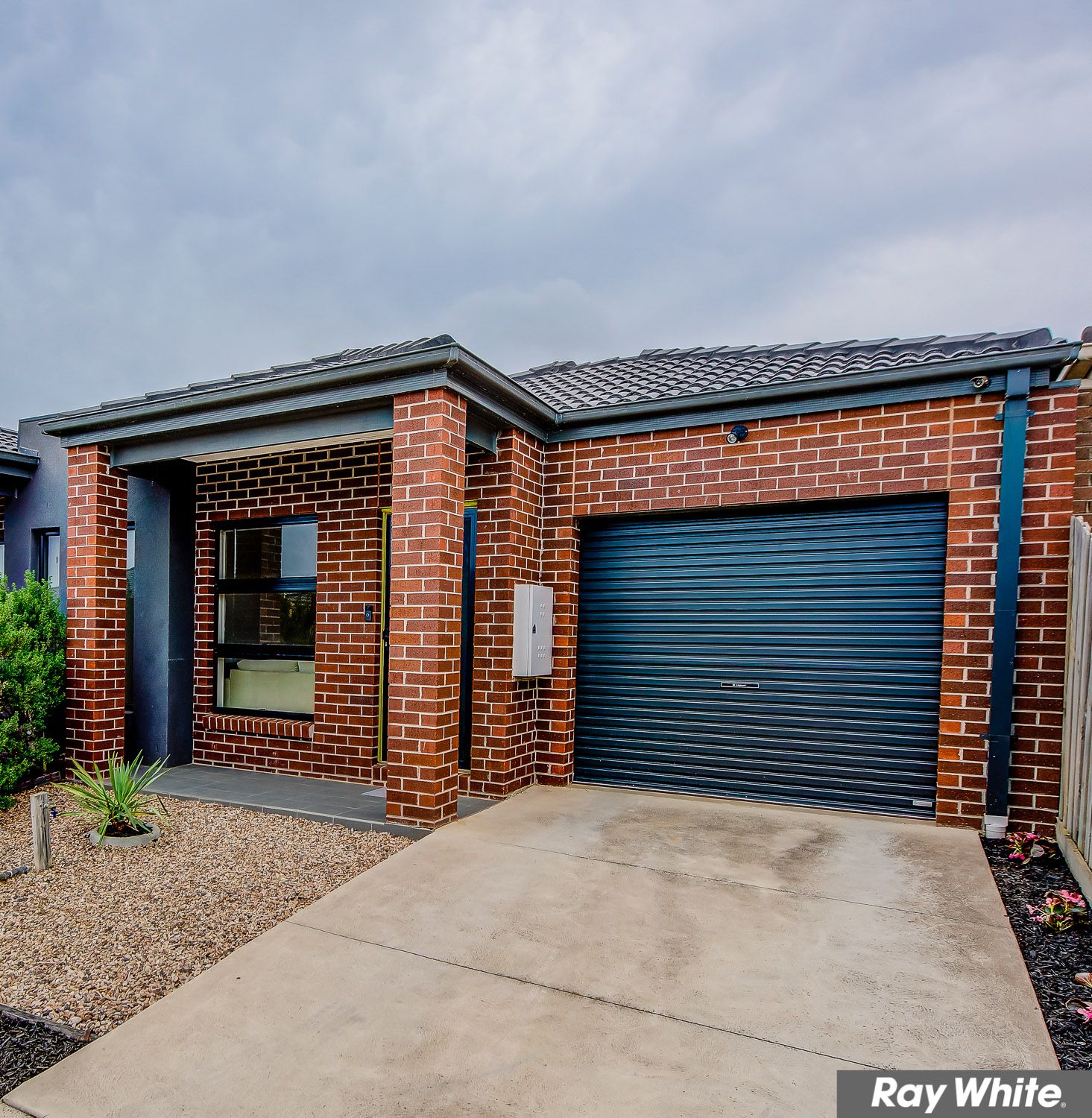 2/23 Starflower Way, Truganina, VIC 3029