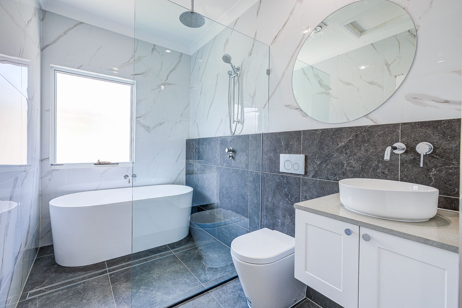 1135 Logan Road, Holland Park, QLD 4121