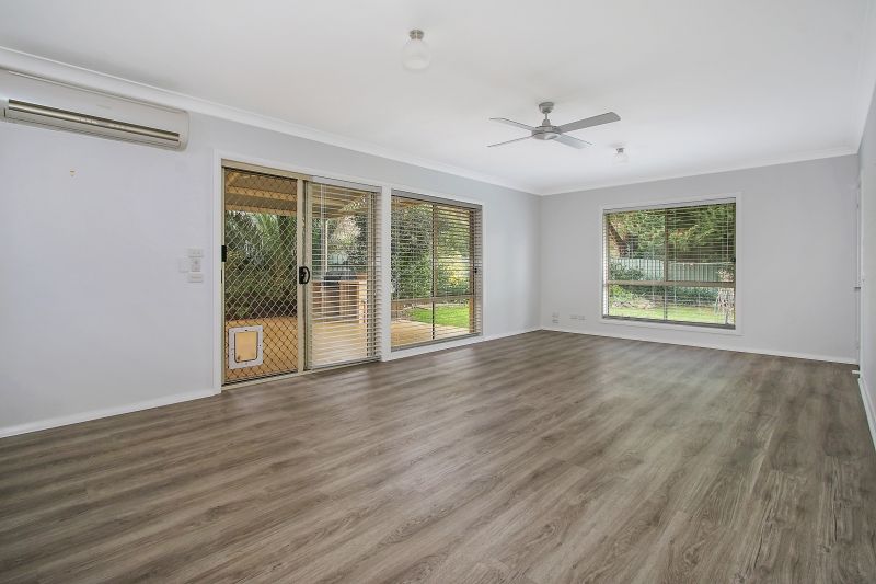 520 Saunders Road — photo 3 of 12