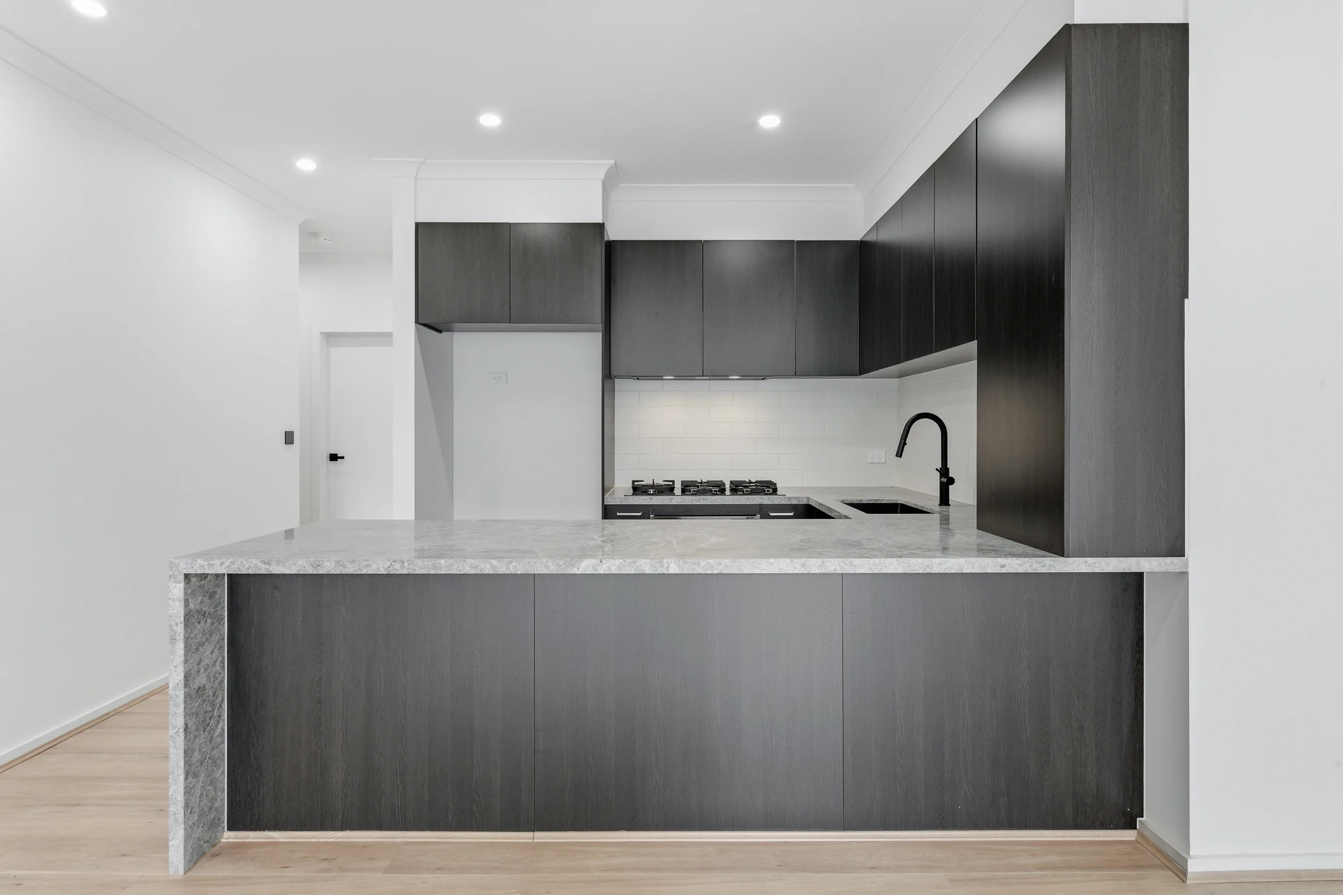 2/1 Ivanhoe Street, Glen Waverley, VIC 3150