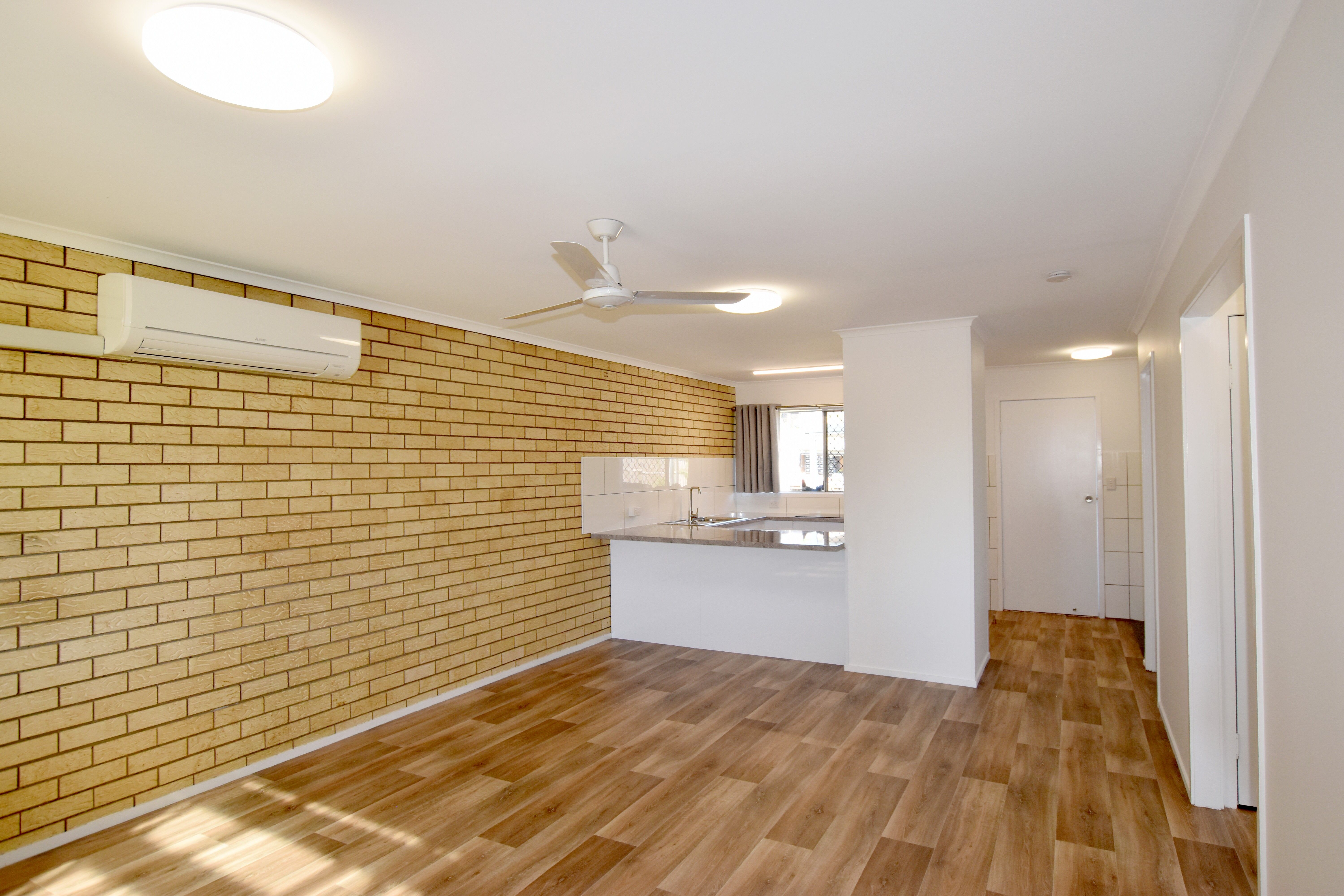 2/303 J Hickey Avenue, Clinton, QLD 4680