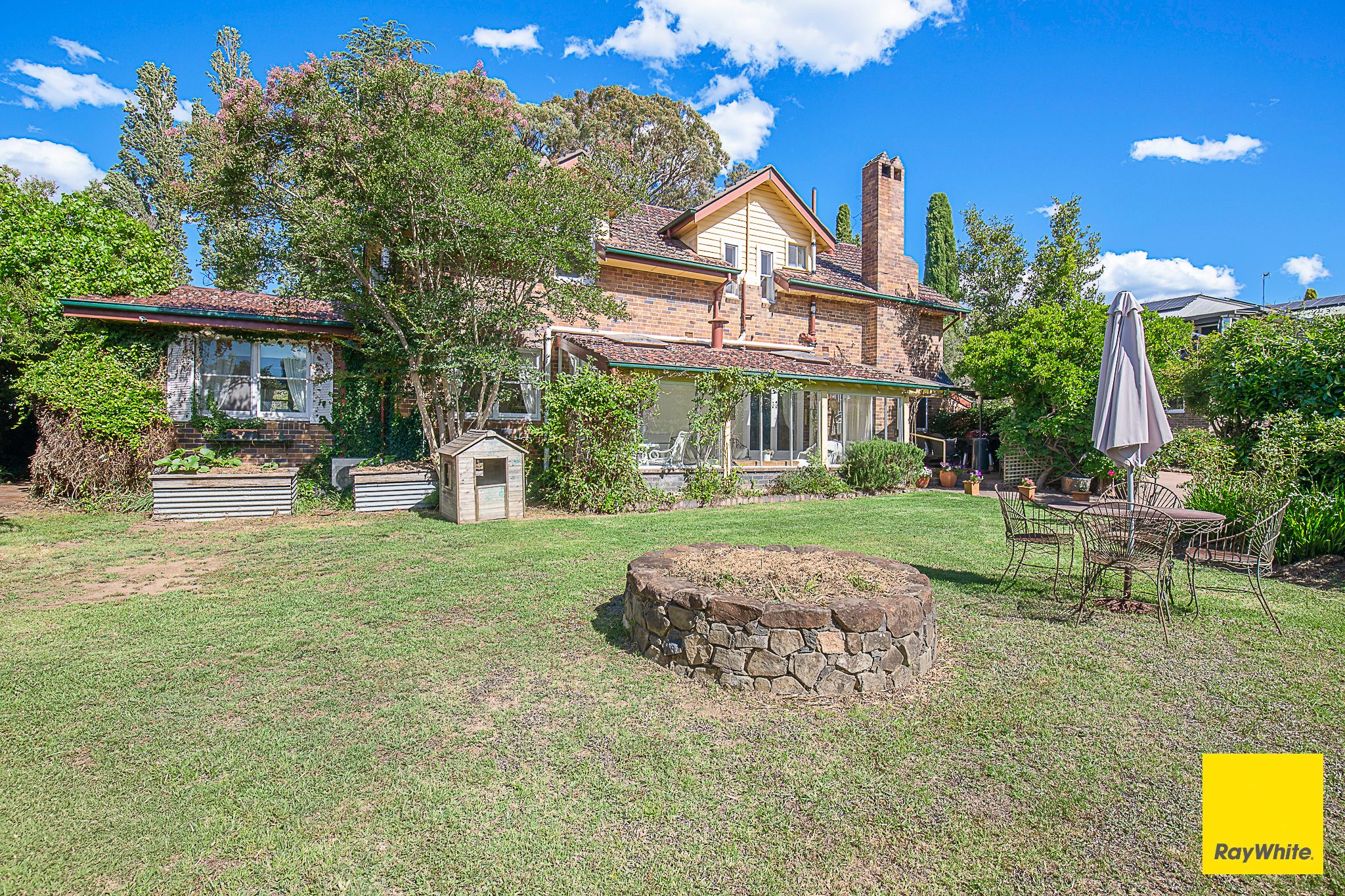 "Dangarsleigh" 152 Dangar Street — photo 15 of 17