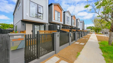 4/460 Massey Road, Mangere East