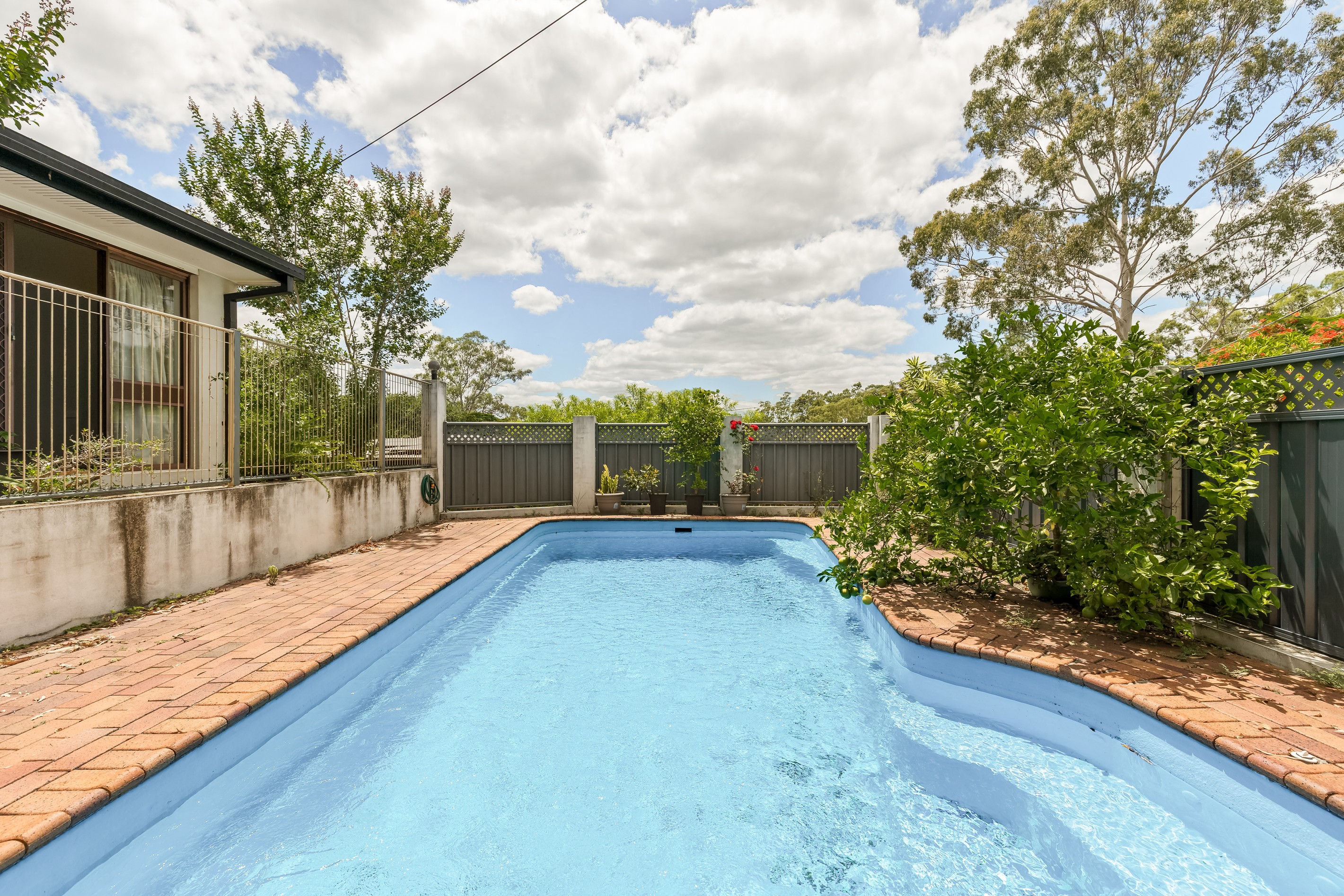 13 Ootana Street, Chapel Hill, QLD 4069