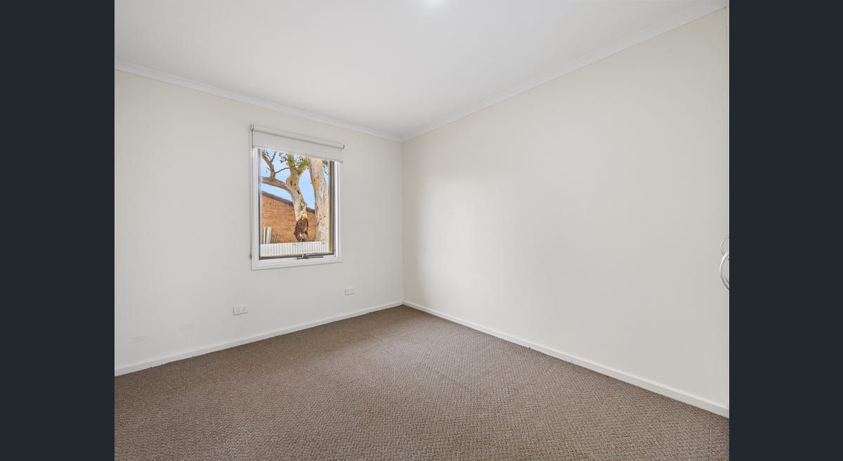 19 Barcelona Road — photo 12 of 14