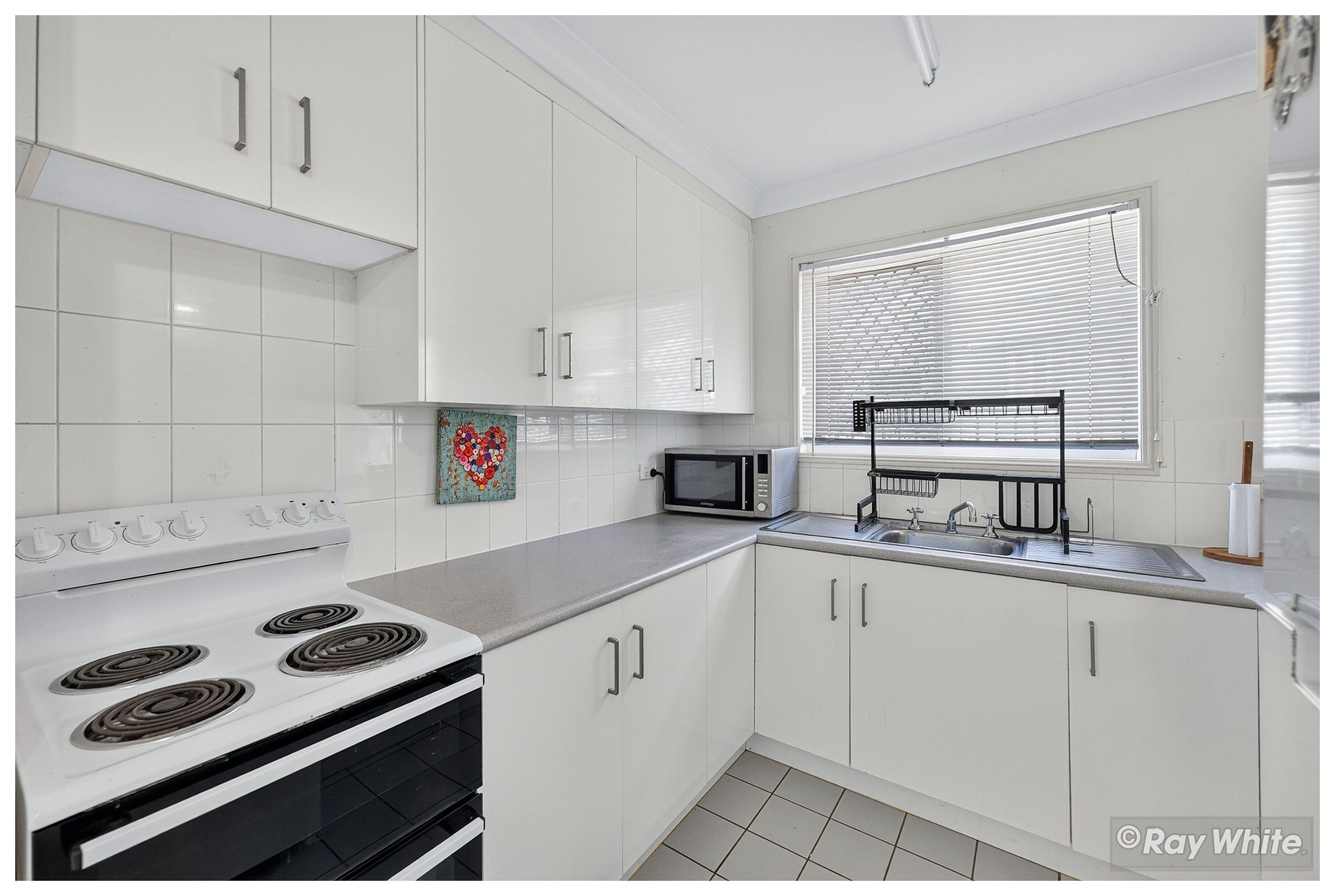 7/102A Bawden Street — photo 3 of 24