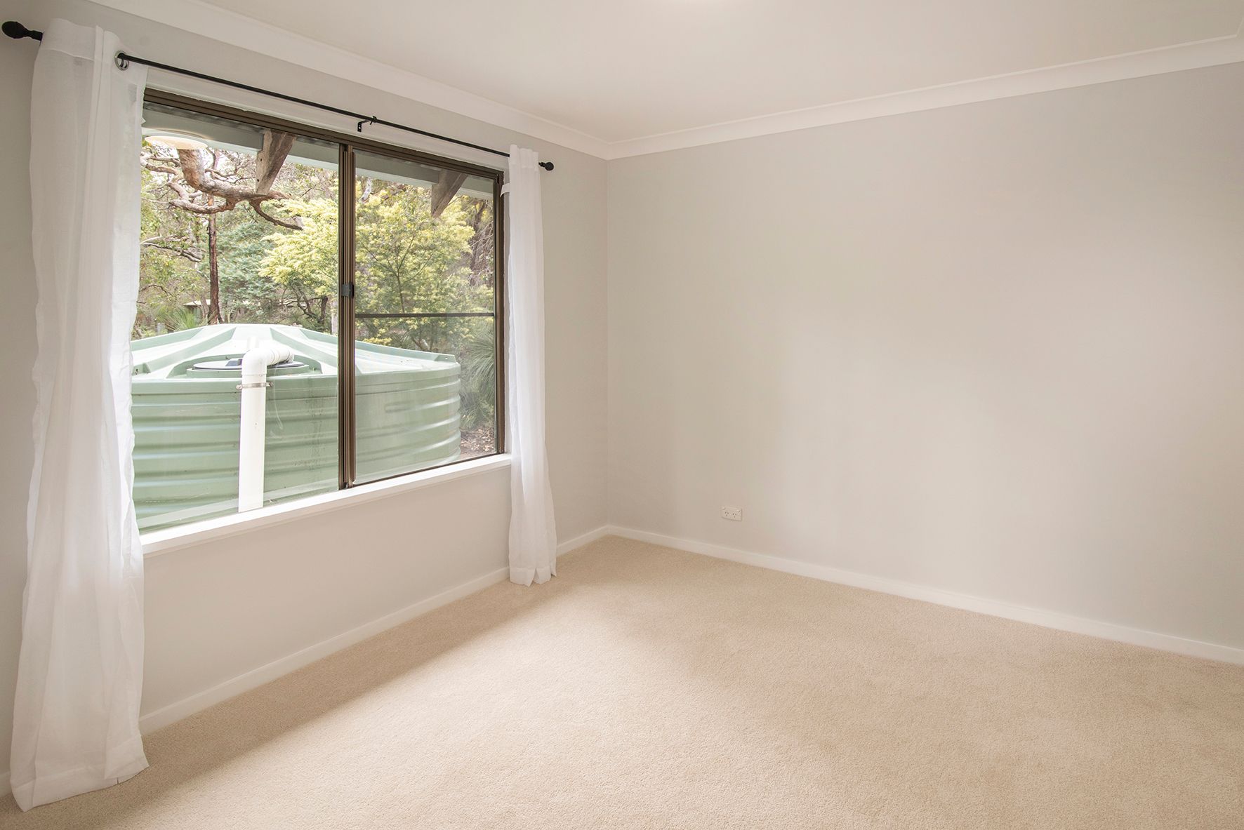 11 Clements Crescent — photo 10 of 20