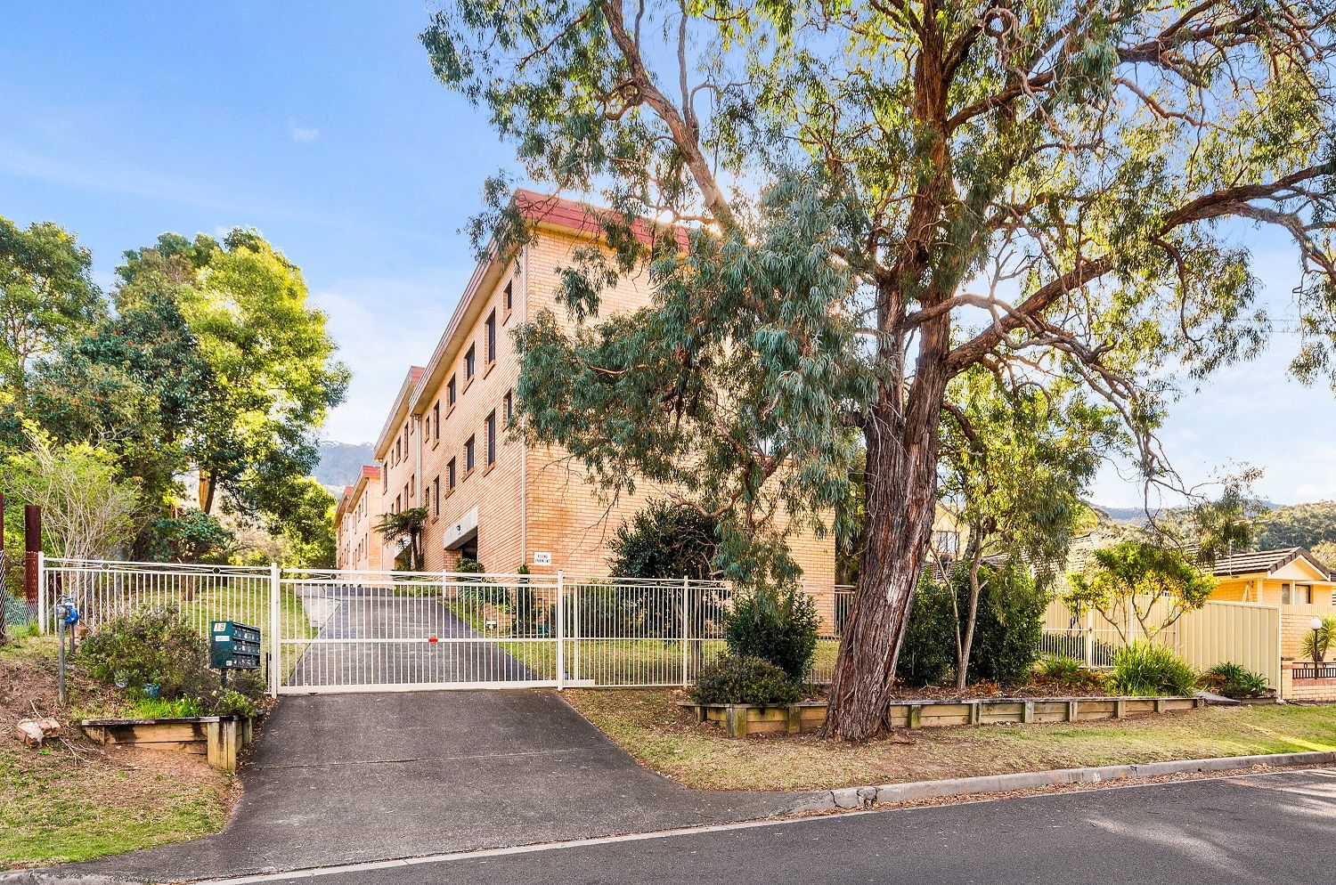 18 High Street, Woonona NSW 2517