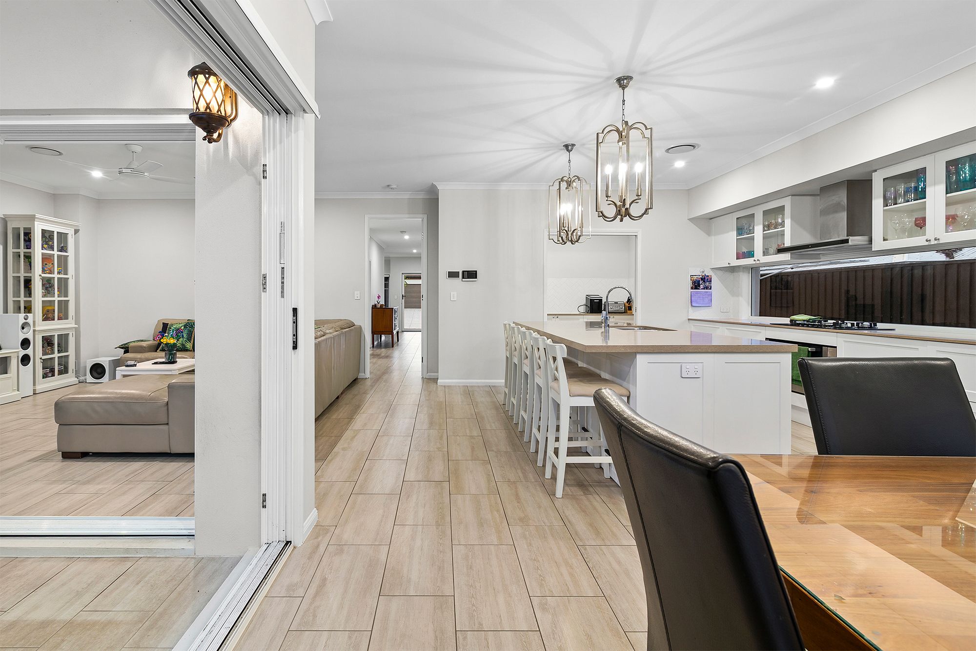 16 Woodward Crescent — photo 7 of 27