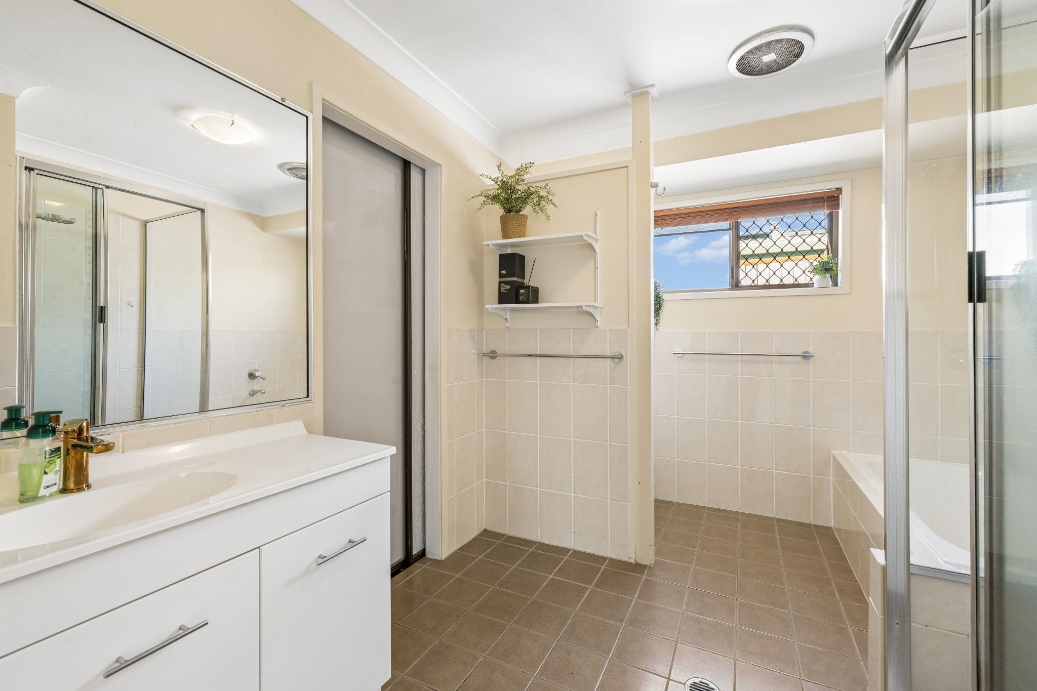 19 Corsloot Street — photo 7 of 18
