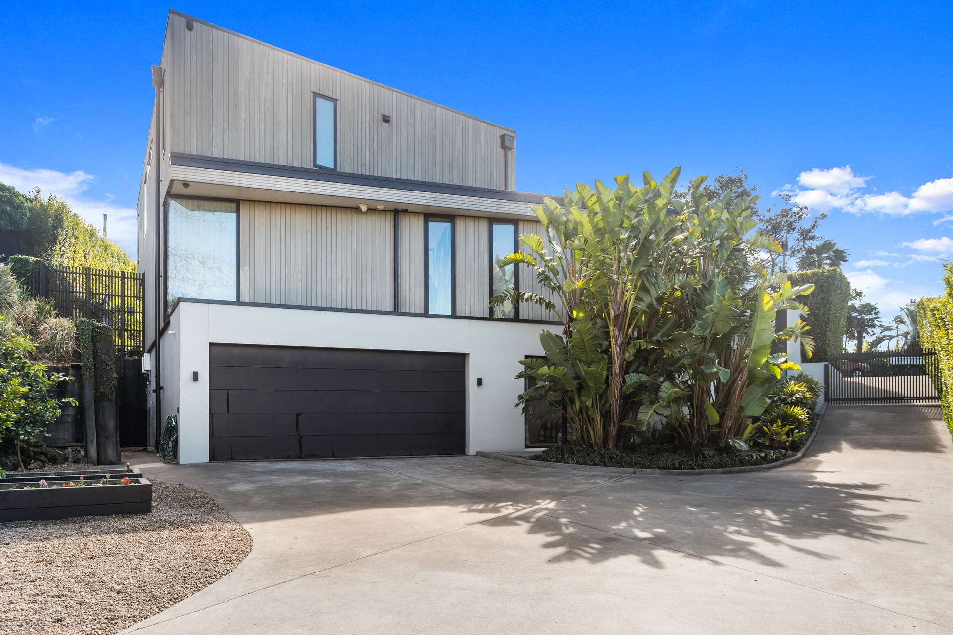 434 Riddell Road photo 32