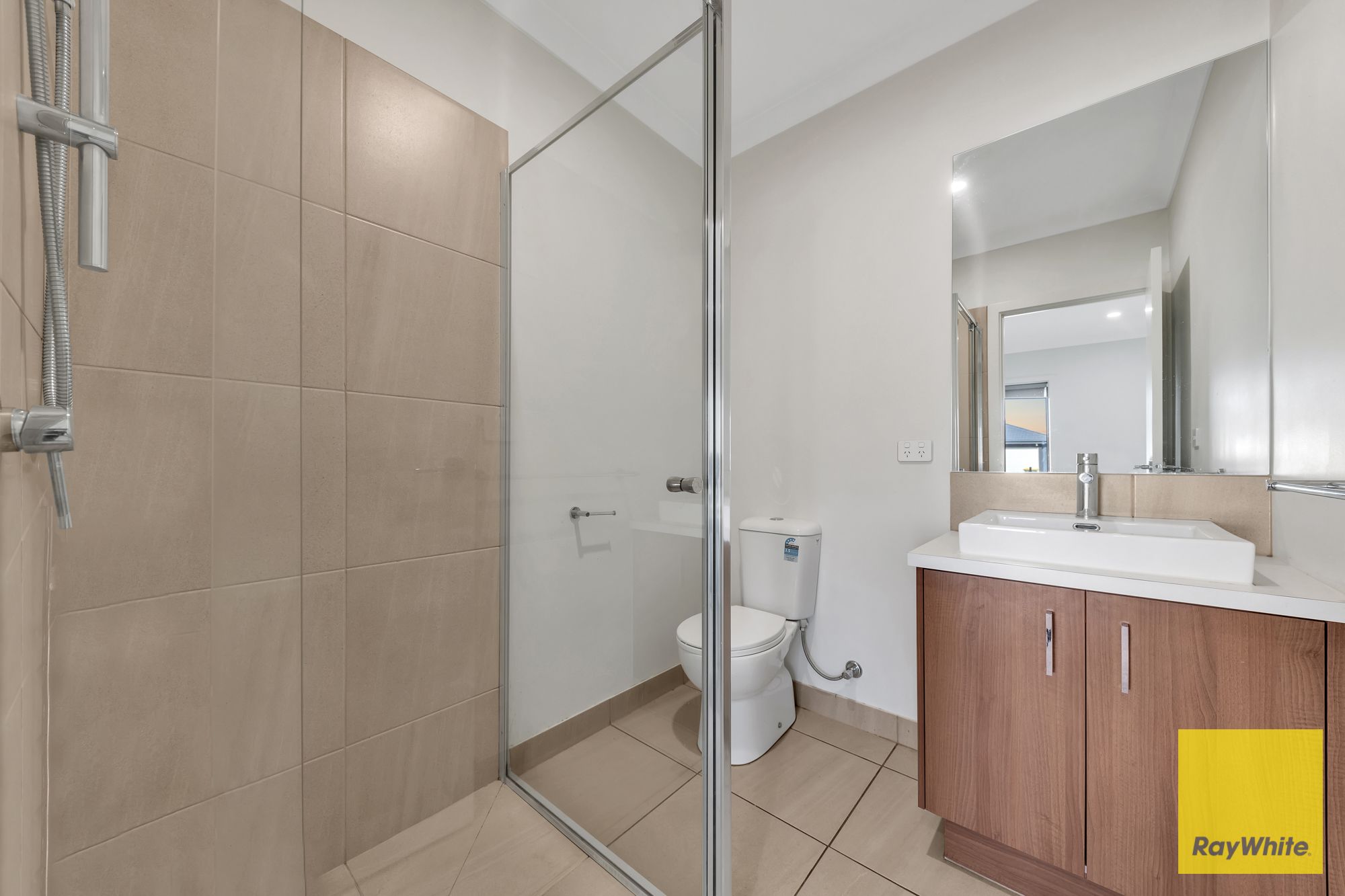16 Bledisloe Street — photo 9 of 11