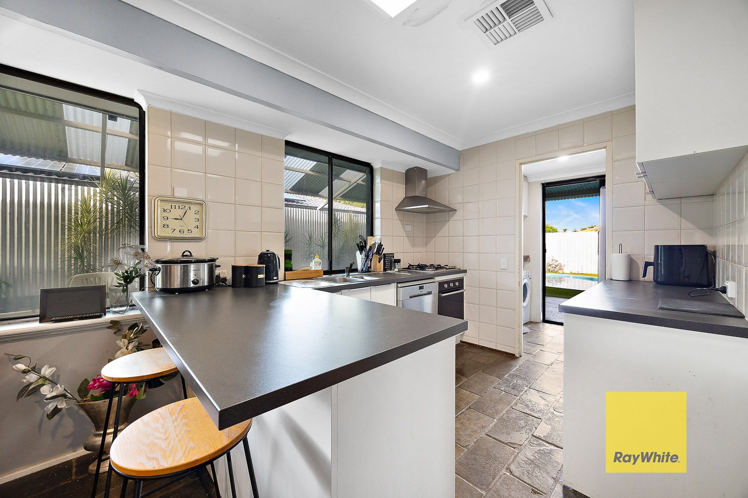 17 Grainger Way, Thornlie, WA 6108