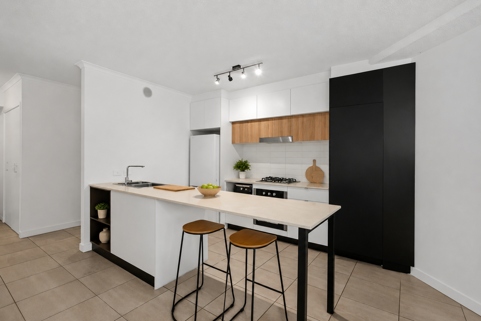 108/283 Logan Road — photo 7 of 18