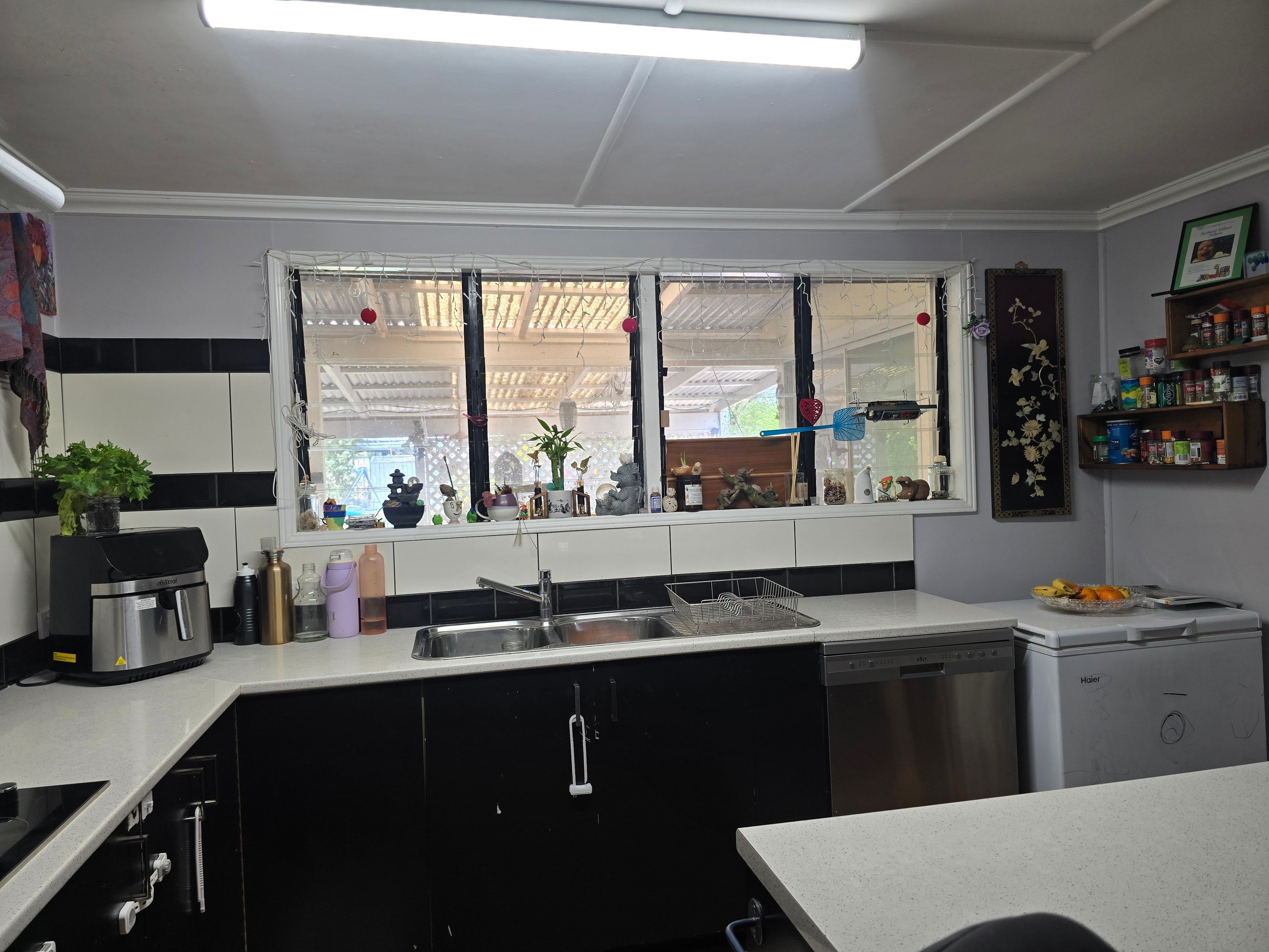 17 Albert Street, Crows Nest, QLD 4355