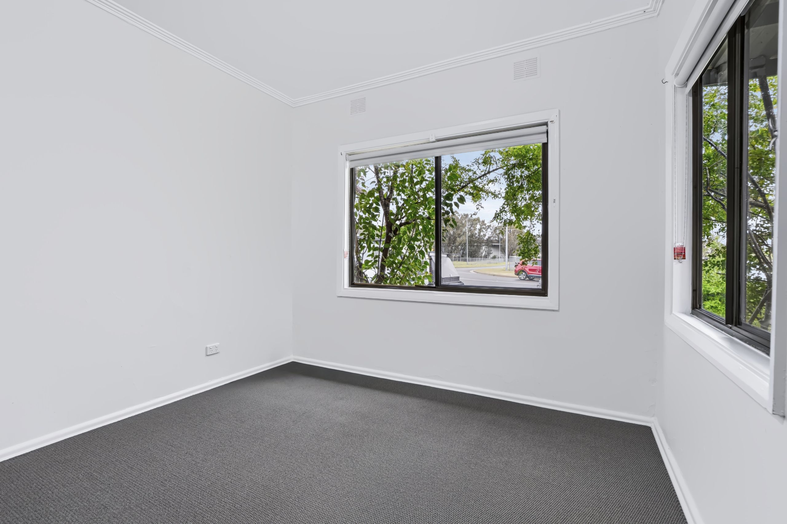 1/919 Tullimbar Street — photo 10 of 13