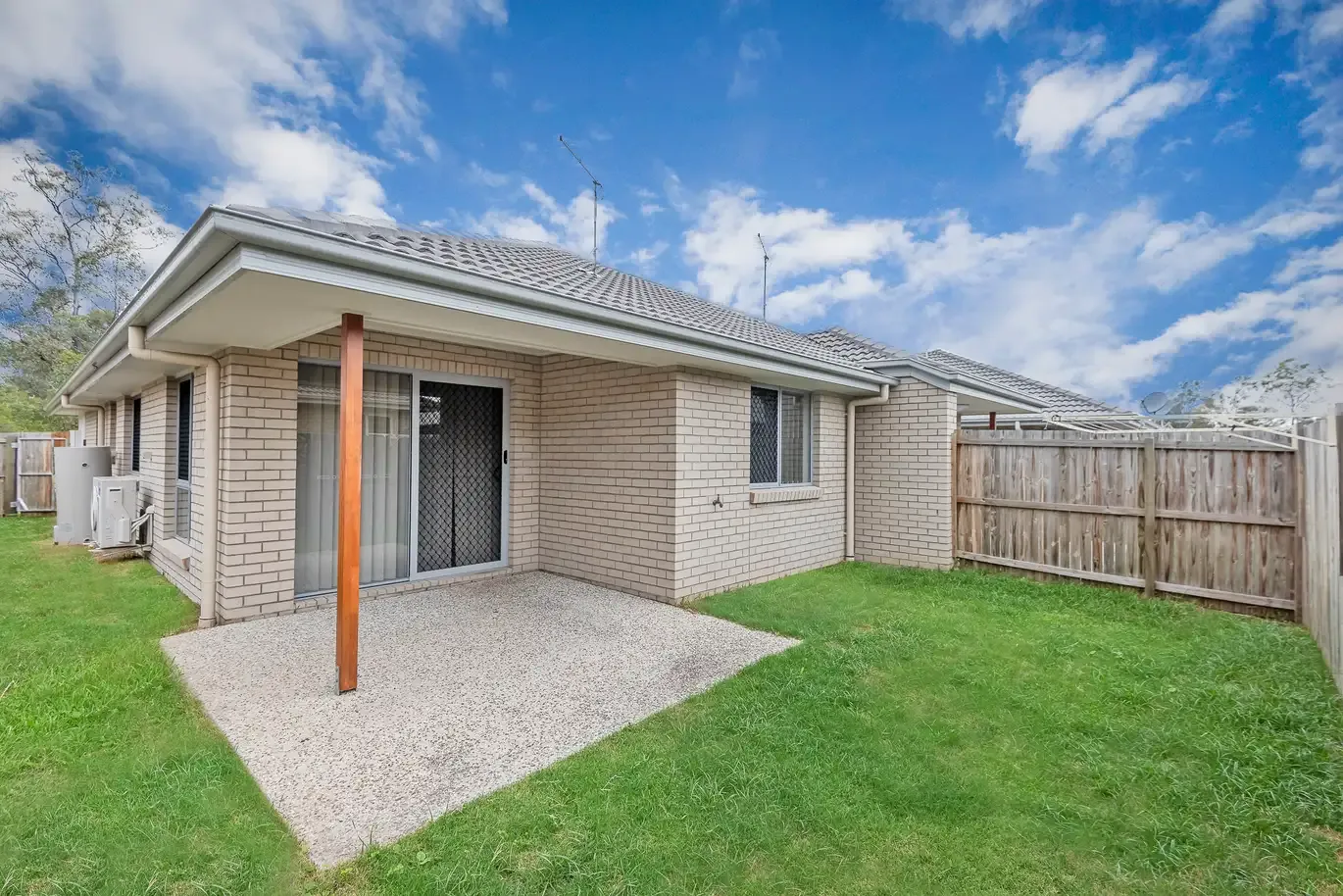 1/6 Bruce Baker Crescent, Crestmead, QLD 4132