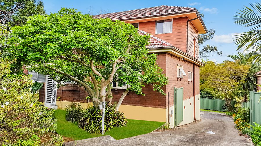 33 Lakeside Road