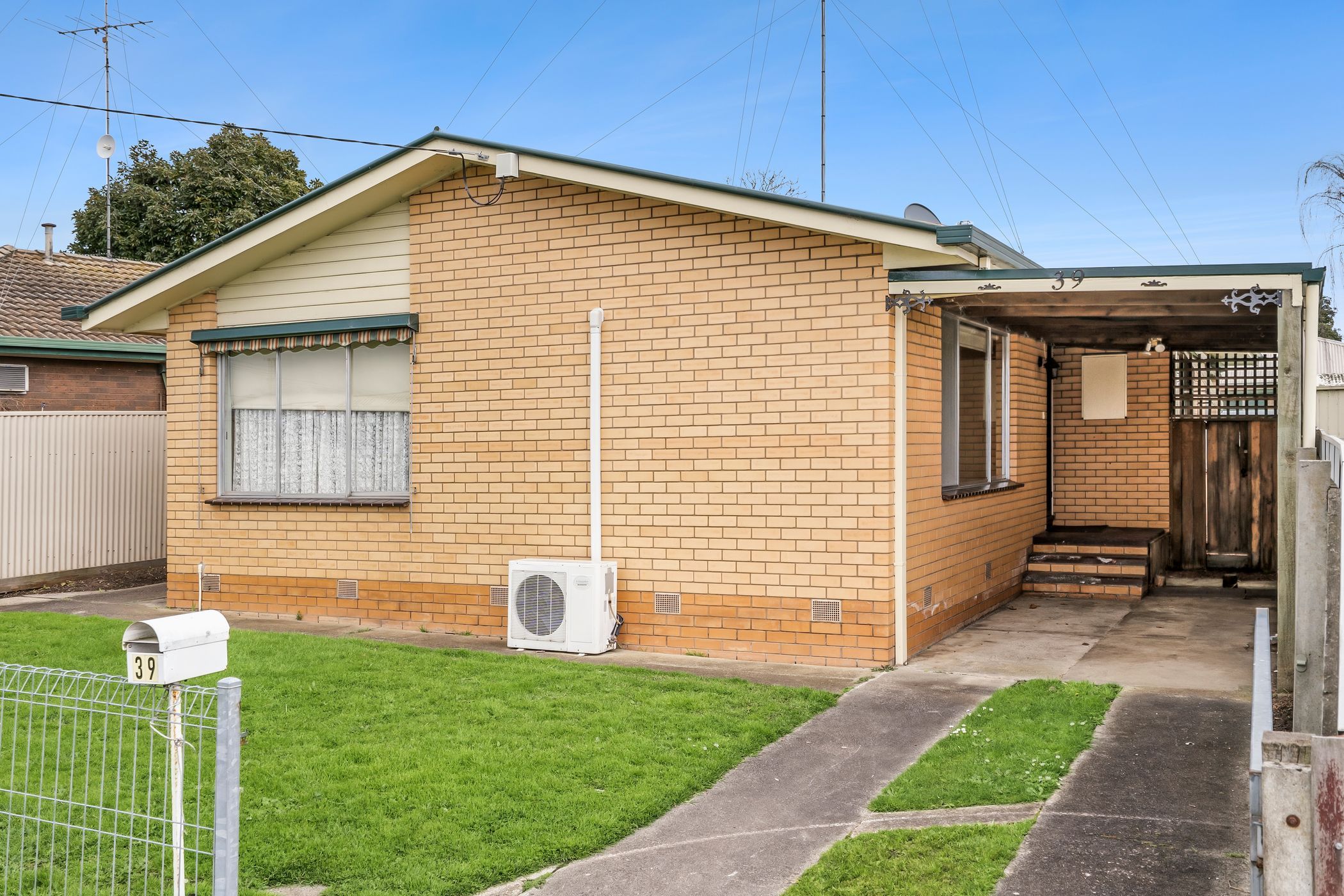 39 Corangamite Street — photo 3 of 16