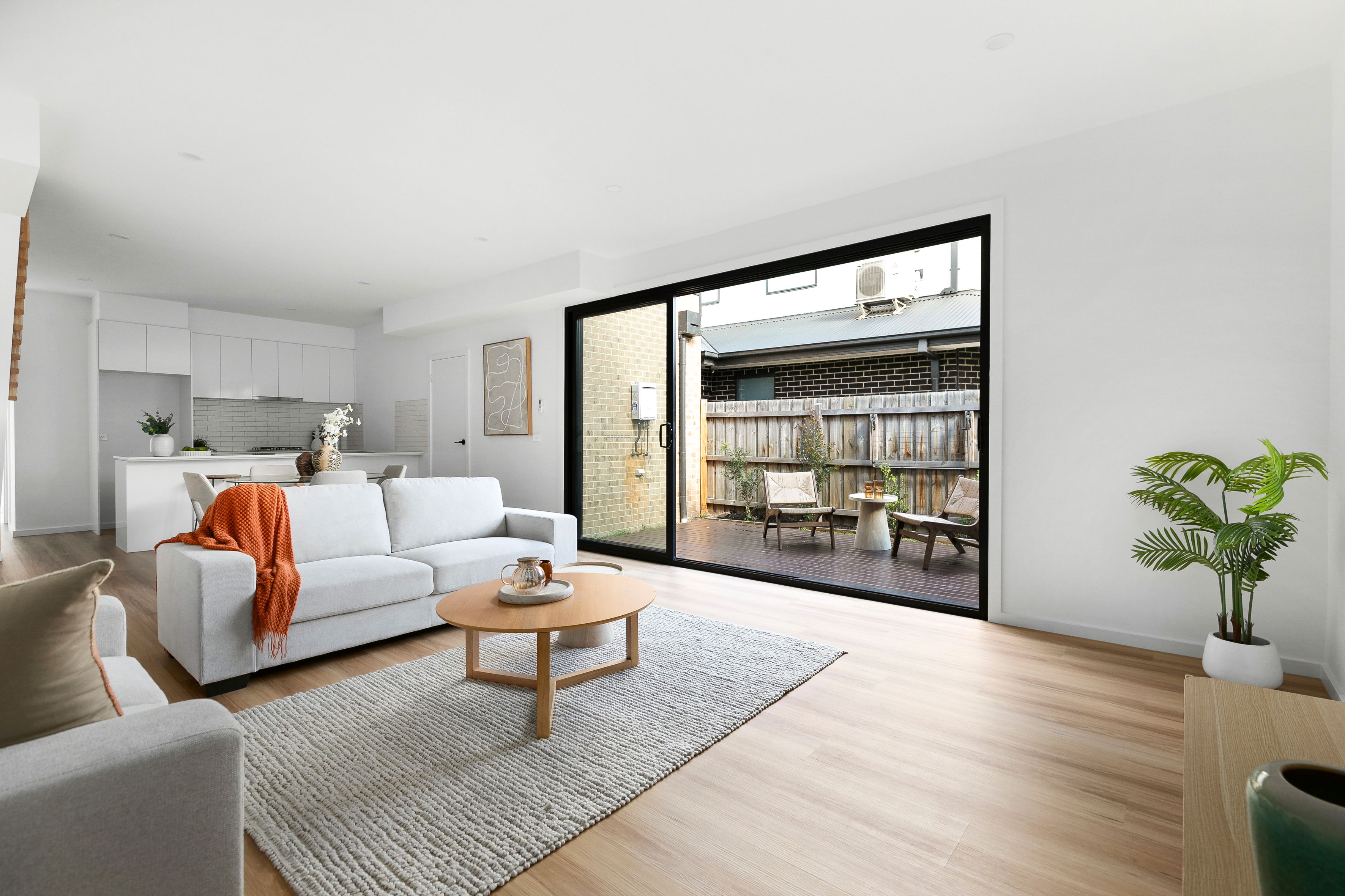 2/8 Curie Avenue — photo 4 of 15