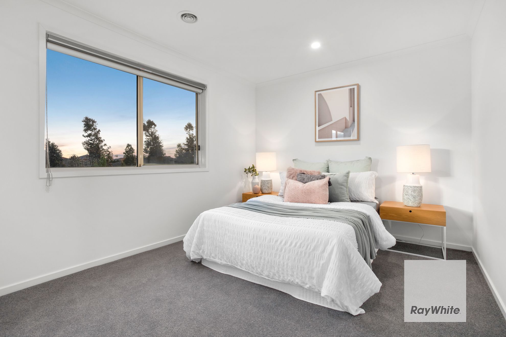 27 Tussock Crescent — photo 14 of 20