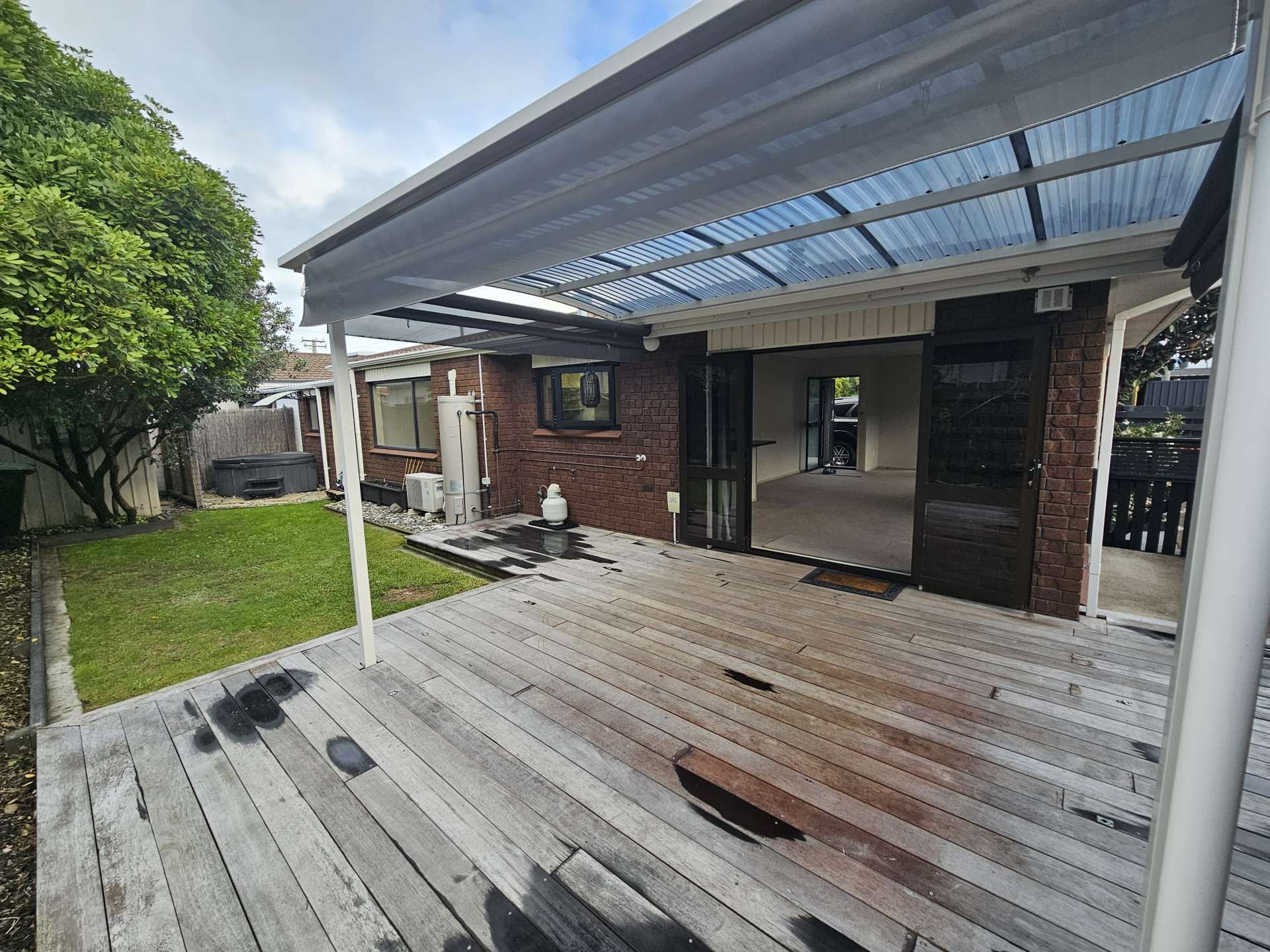 11B Golf Road photo 14