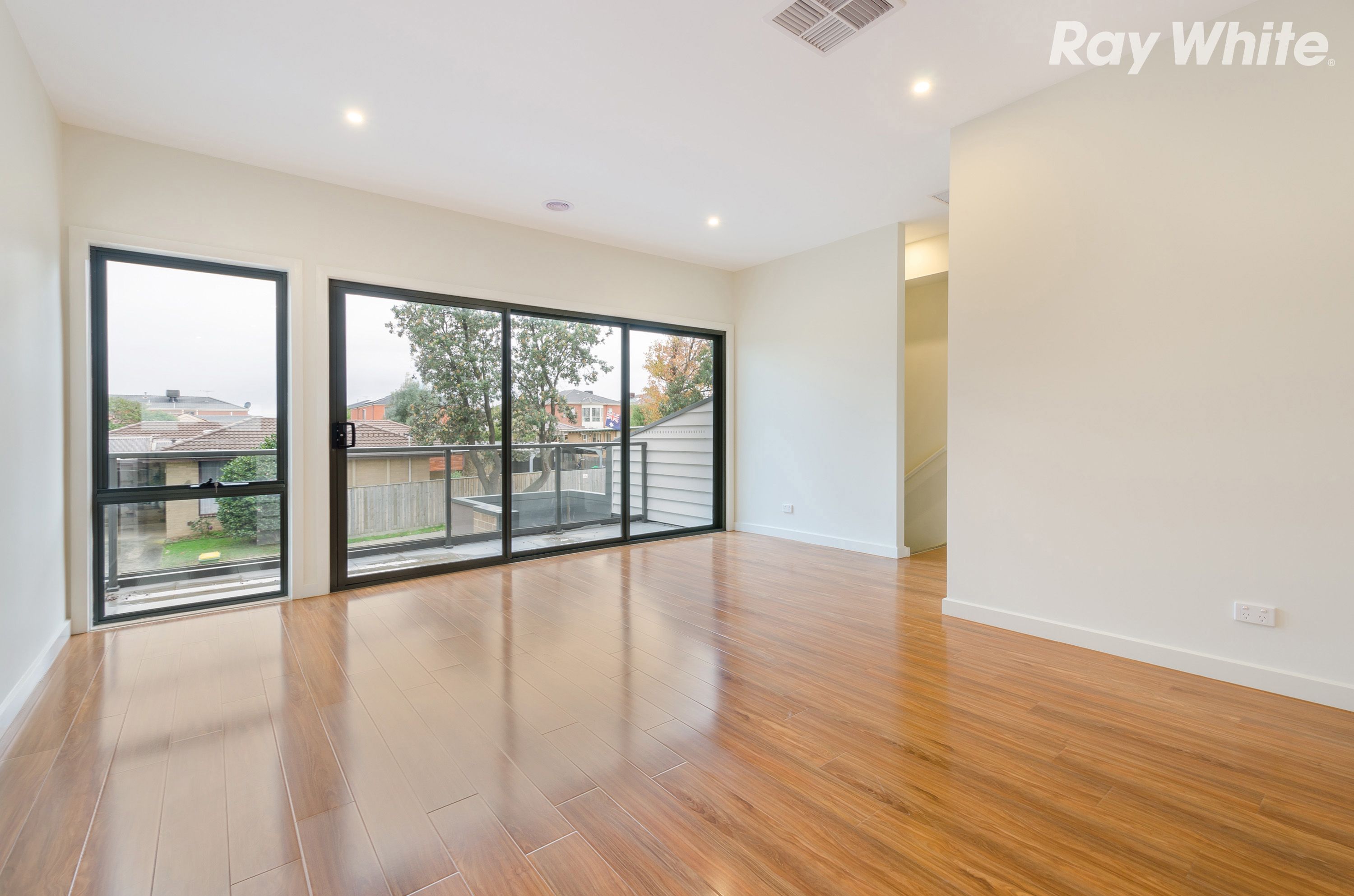 2/2 Armin Street, Scoresby, VIC 3179