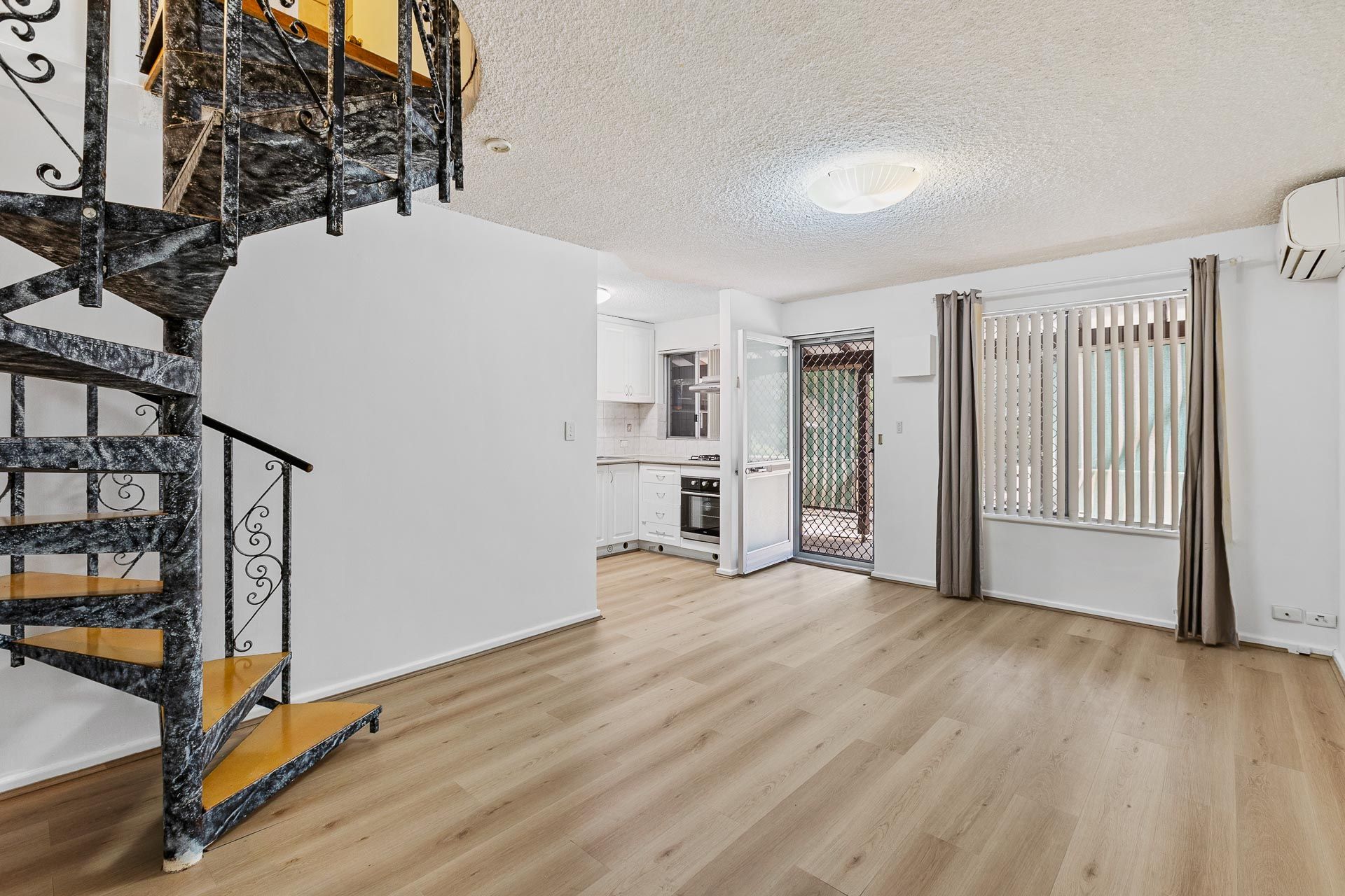 23/26 Cape Street — photo 5 of 17