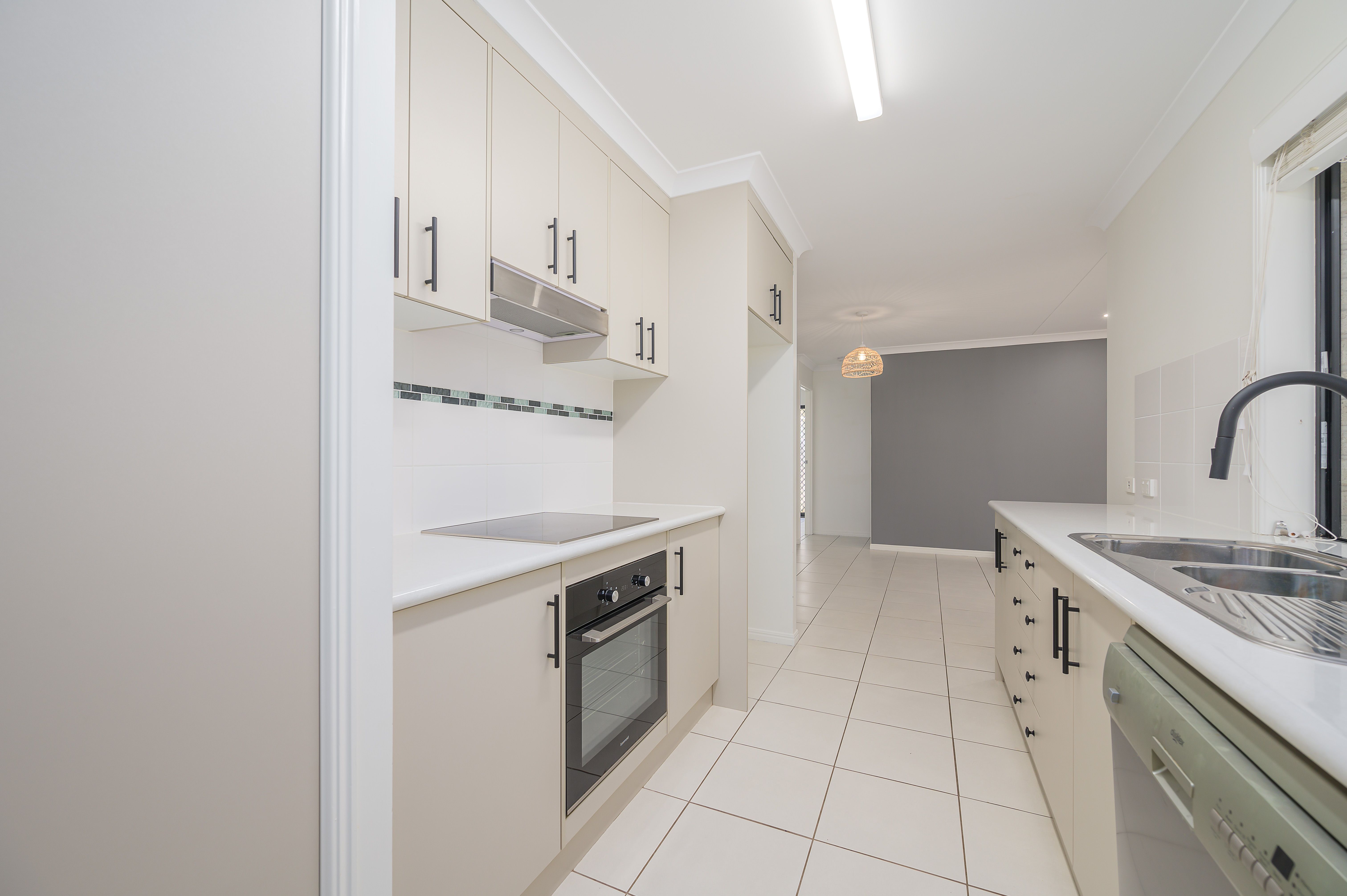 5 Gumnut Place, Kirkwood, QLD 4680