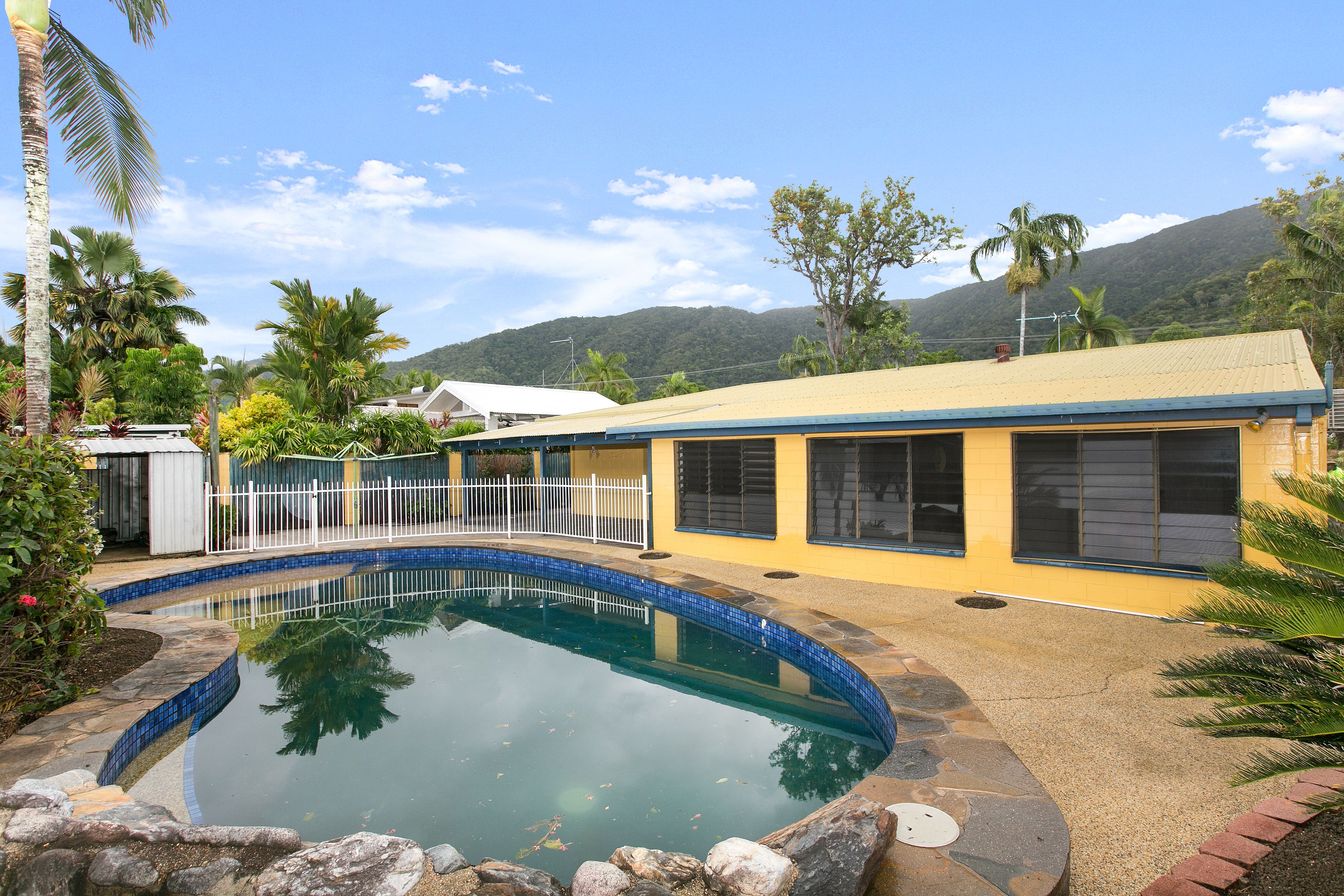 20 Thais Street, Palm Cove, QLD 4879