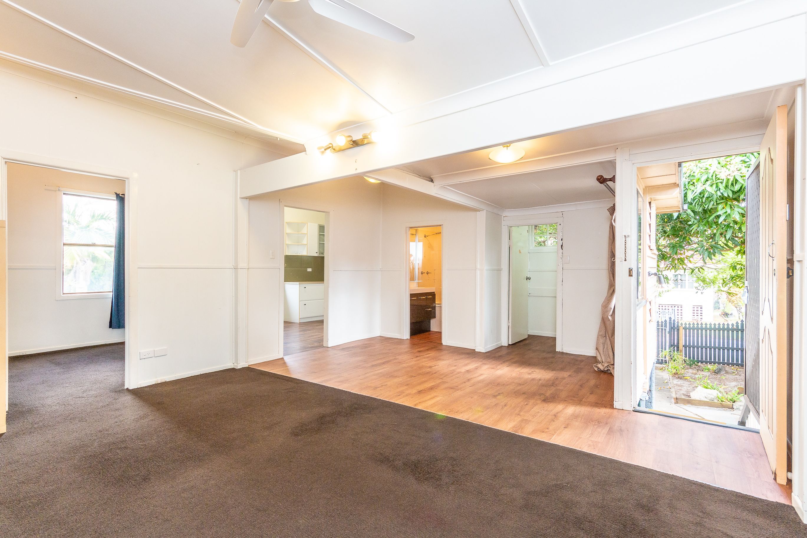 2/35 Woodcliffe Crescent, Woody Point, QLD 4019