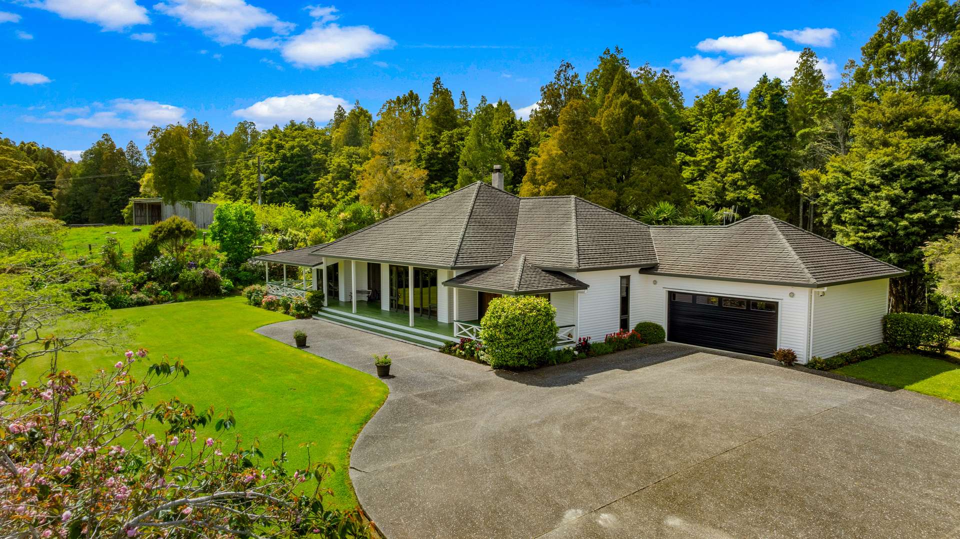 390 Silver Hill Road photo 0