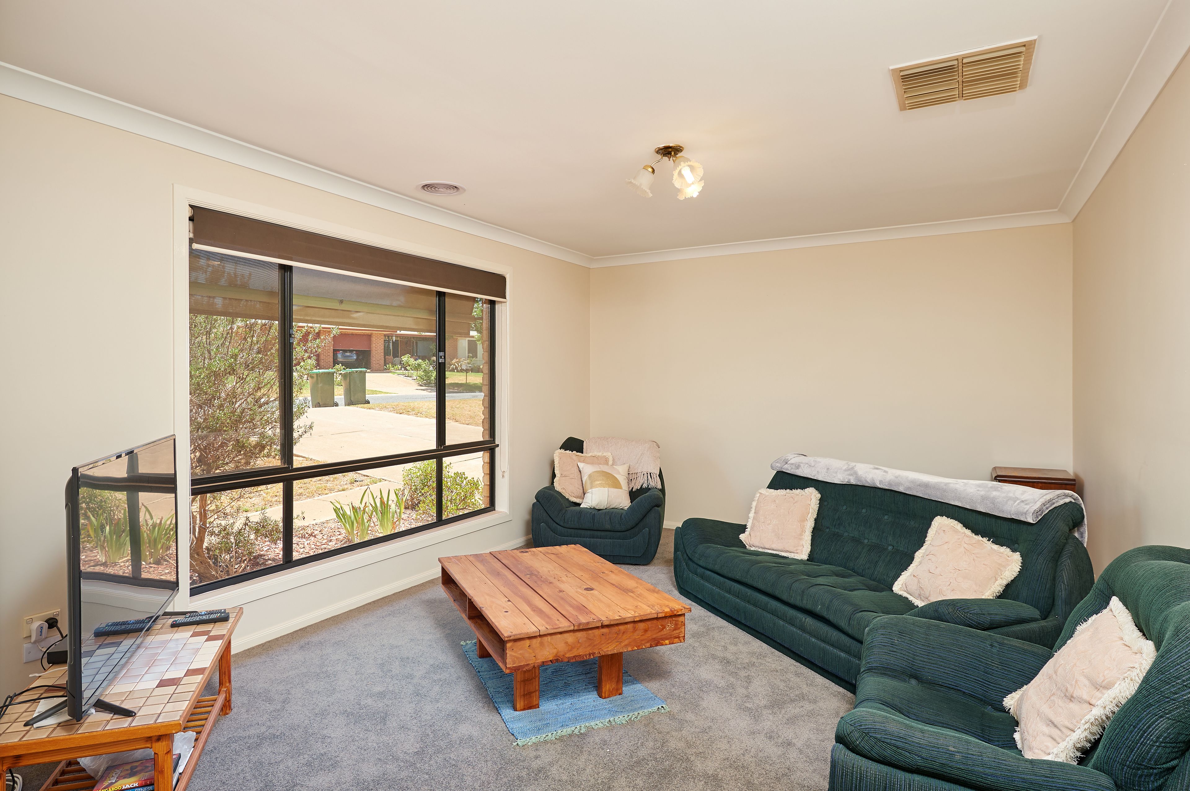 12 Galleon Place, Estella, NSW 2650