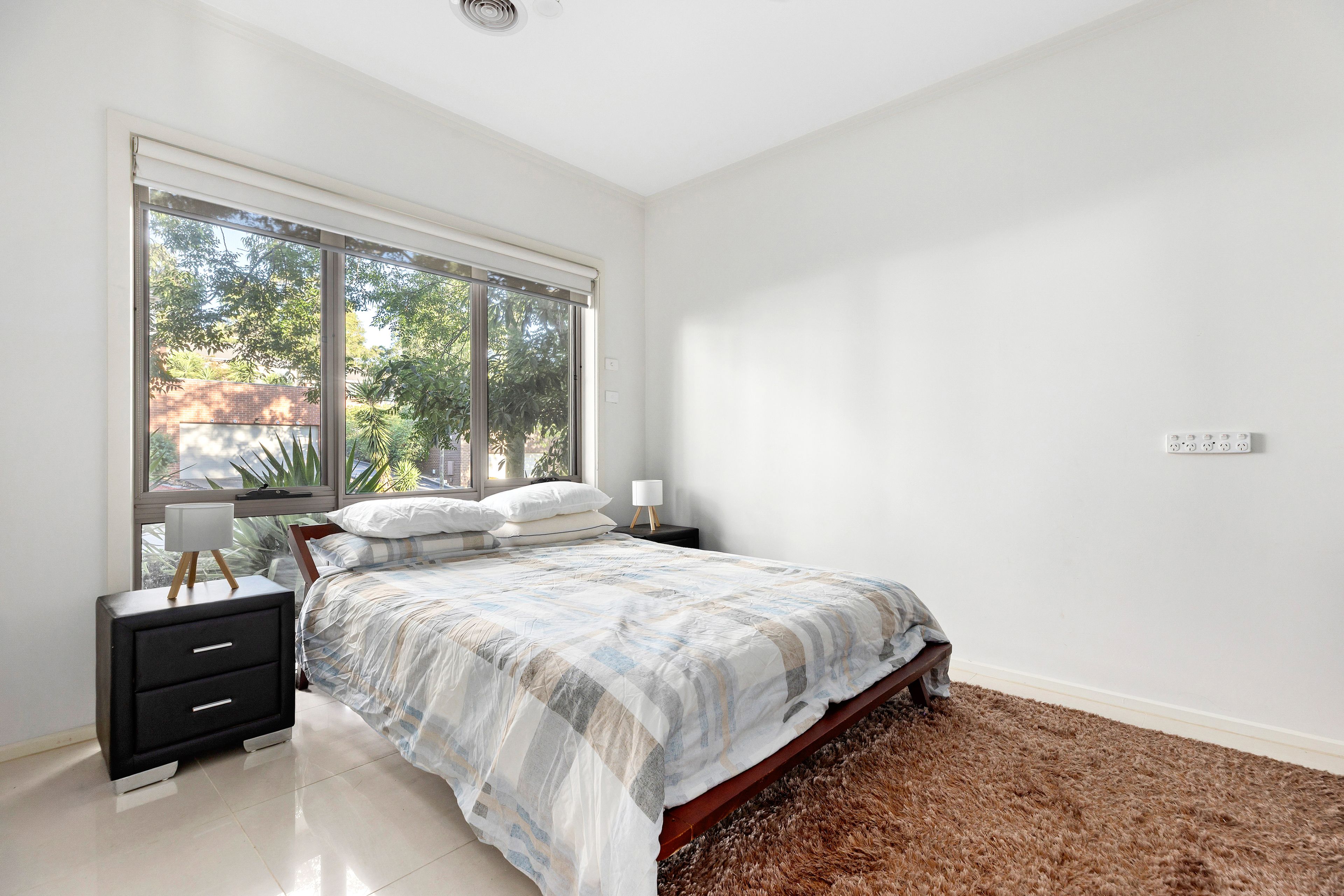 105 Parkville Avenue — photo 3 of 14