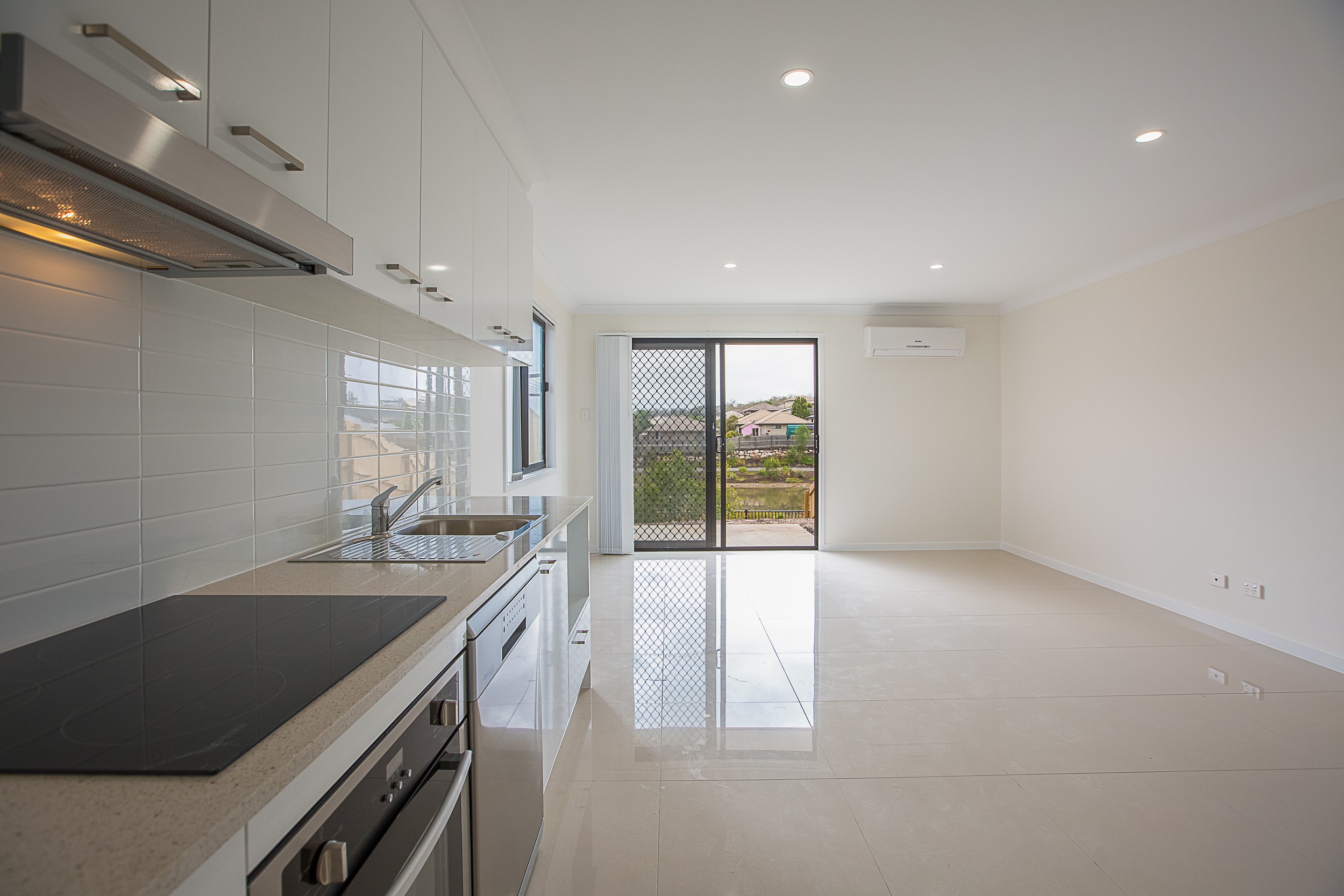 2/57 Pepper Tree Drive, Holmview, QLD 4207
