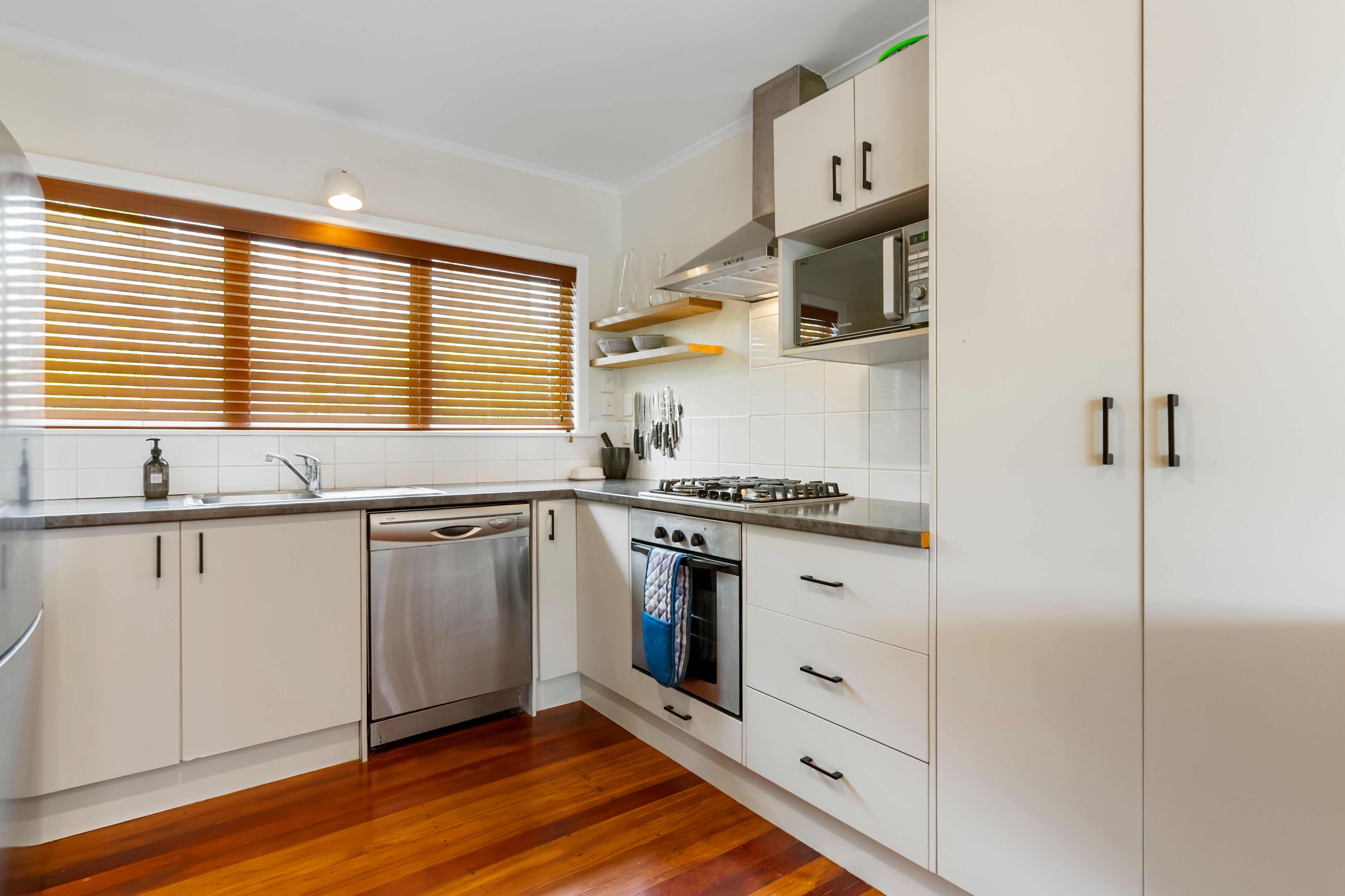 1A Rixon Place, Te Atatu Peninsula, Waitakere City