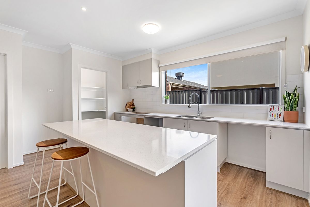 32 Banjolina Circuit, Craigieburn, VIC 3064
