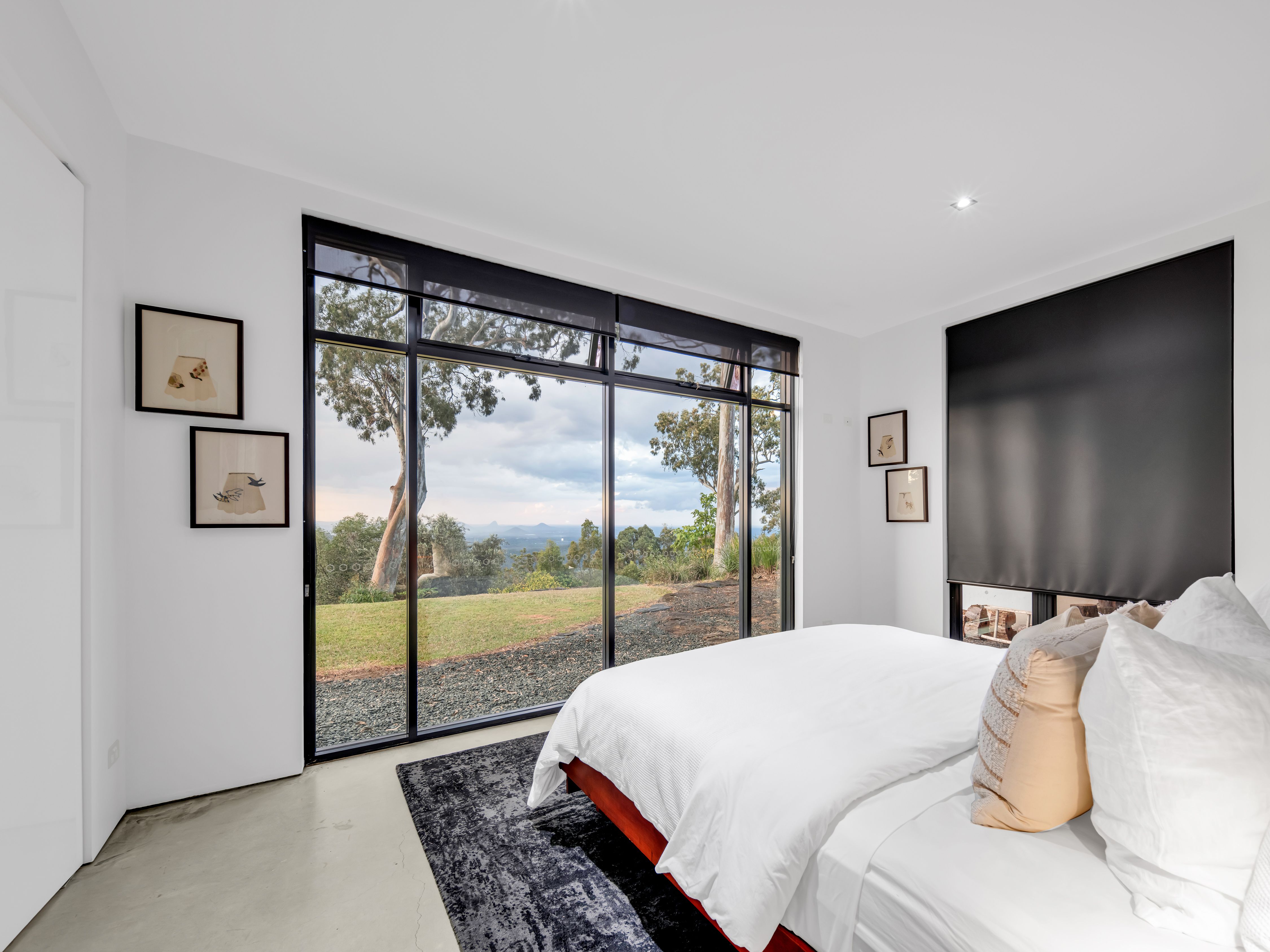 Architectural Masterpiece with Panoramic Glasshouse Mountain Views — photo 19 of 28