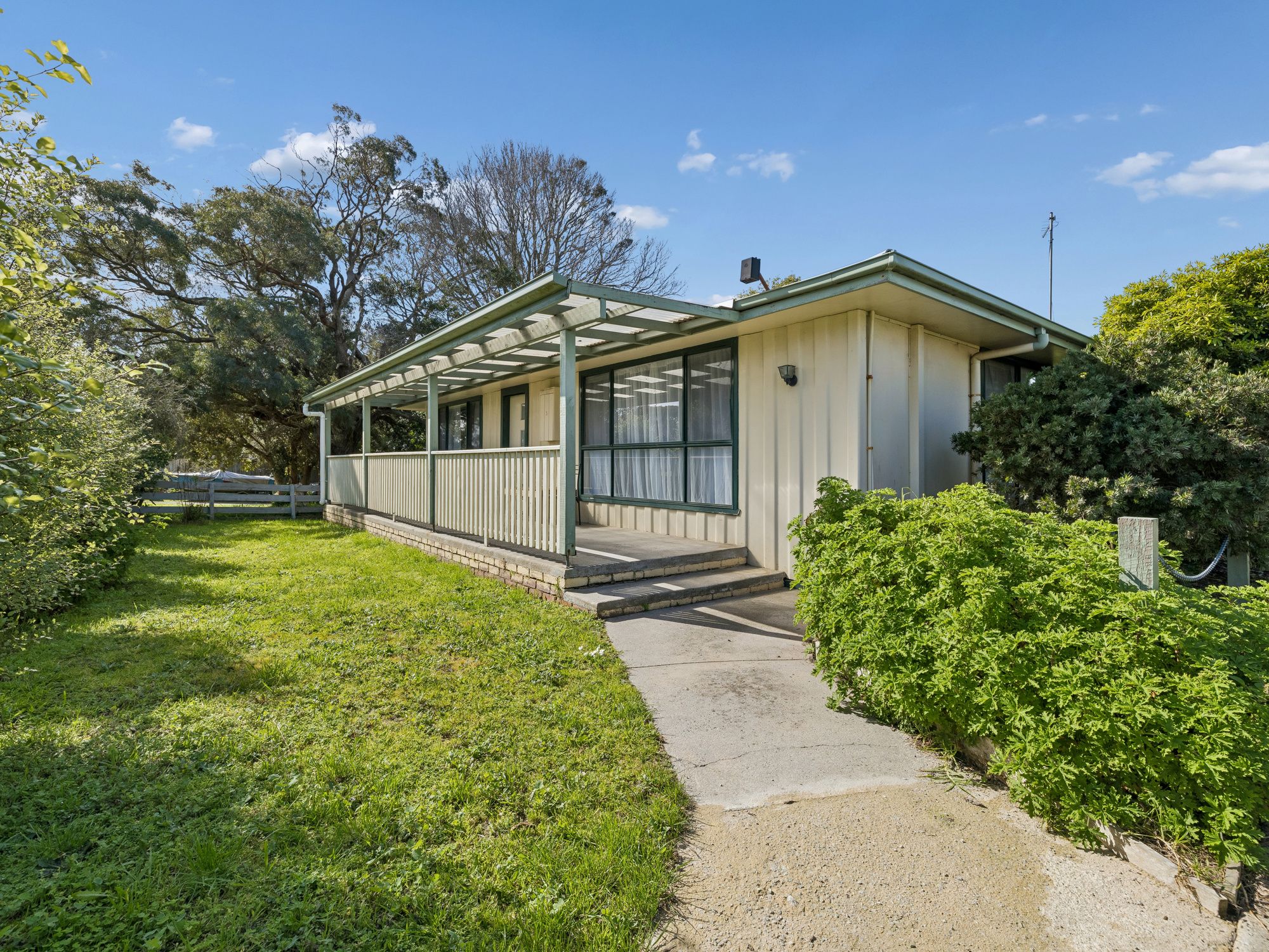 1/9 Merrin Crescent — photo 11 of 20